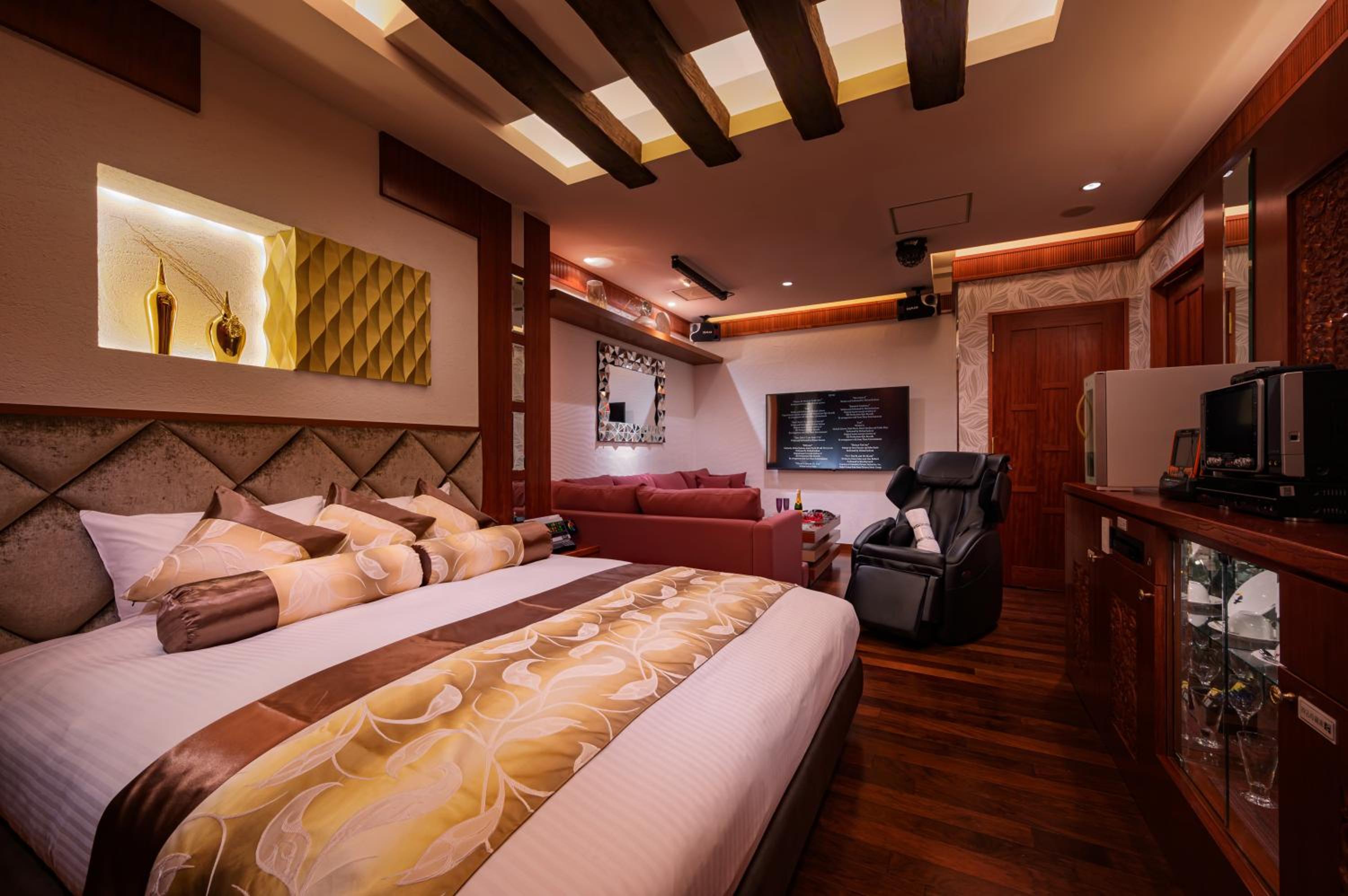 Double Room with Spa Bath - Photo 11