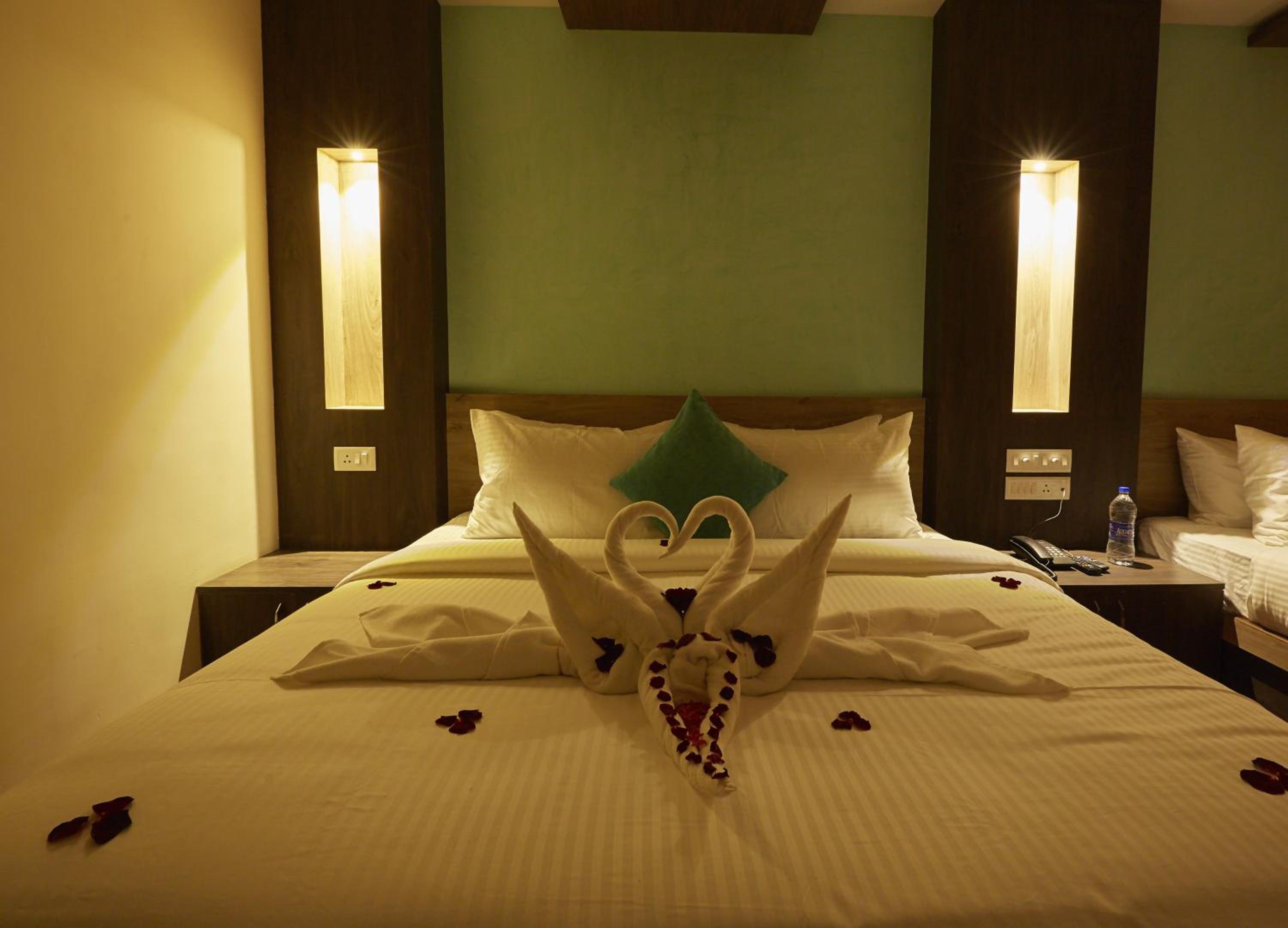 Deluxe Family Suite - Photo 3