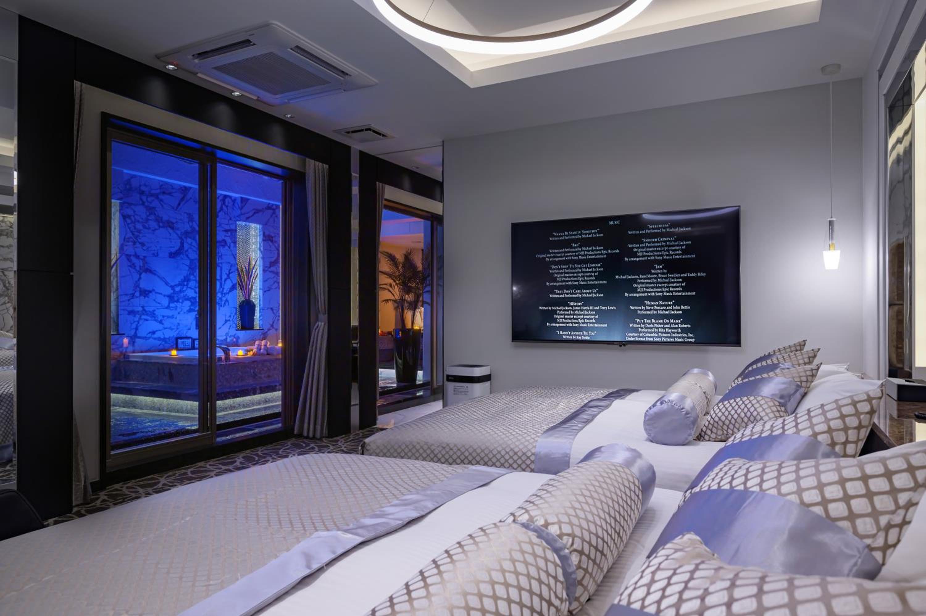King Suite with Spa Bath