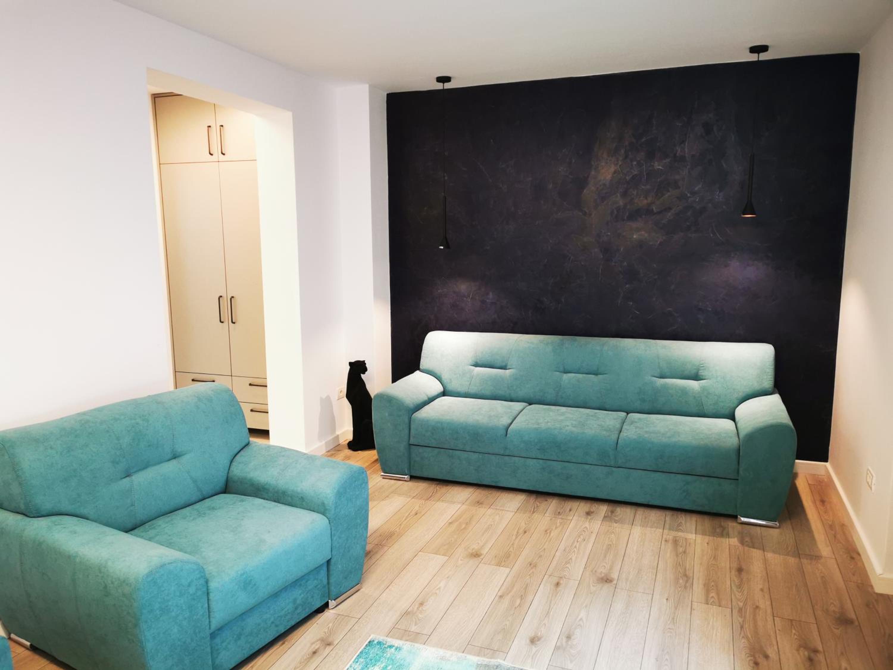 Apartment with Balcony - Photo 7