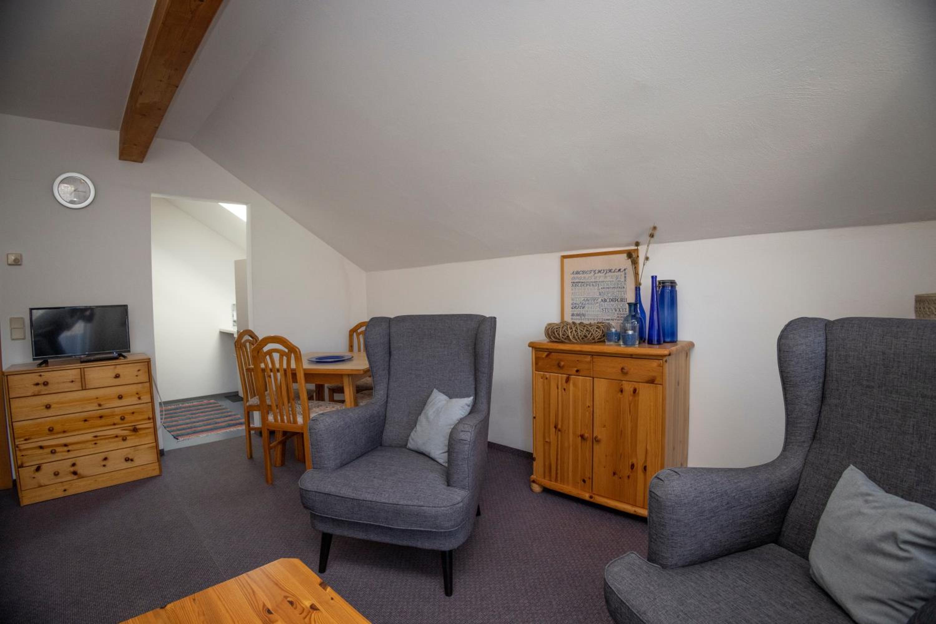 One-Bedroom Apartment With Balcony photo 1