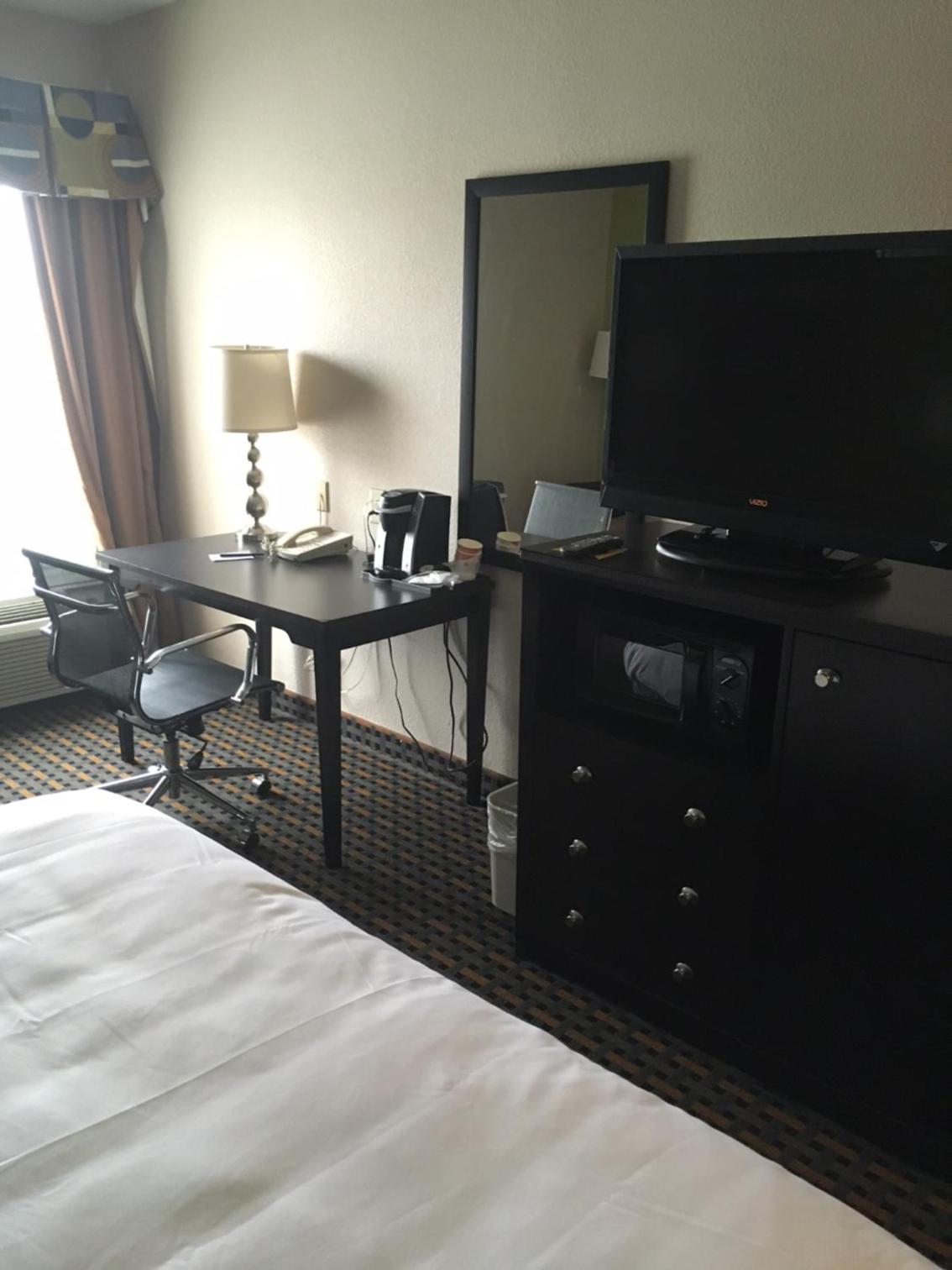 King Room - Accessible/Non-Smoking - Photo 3