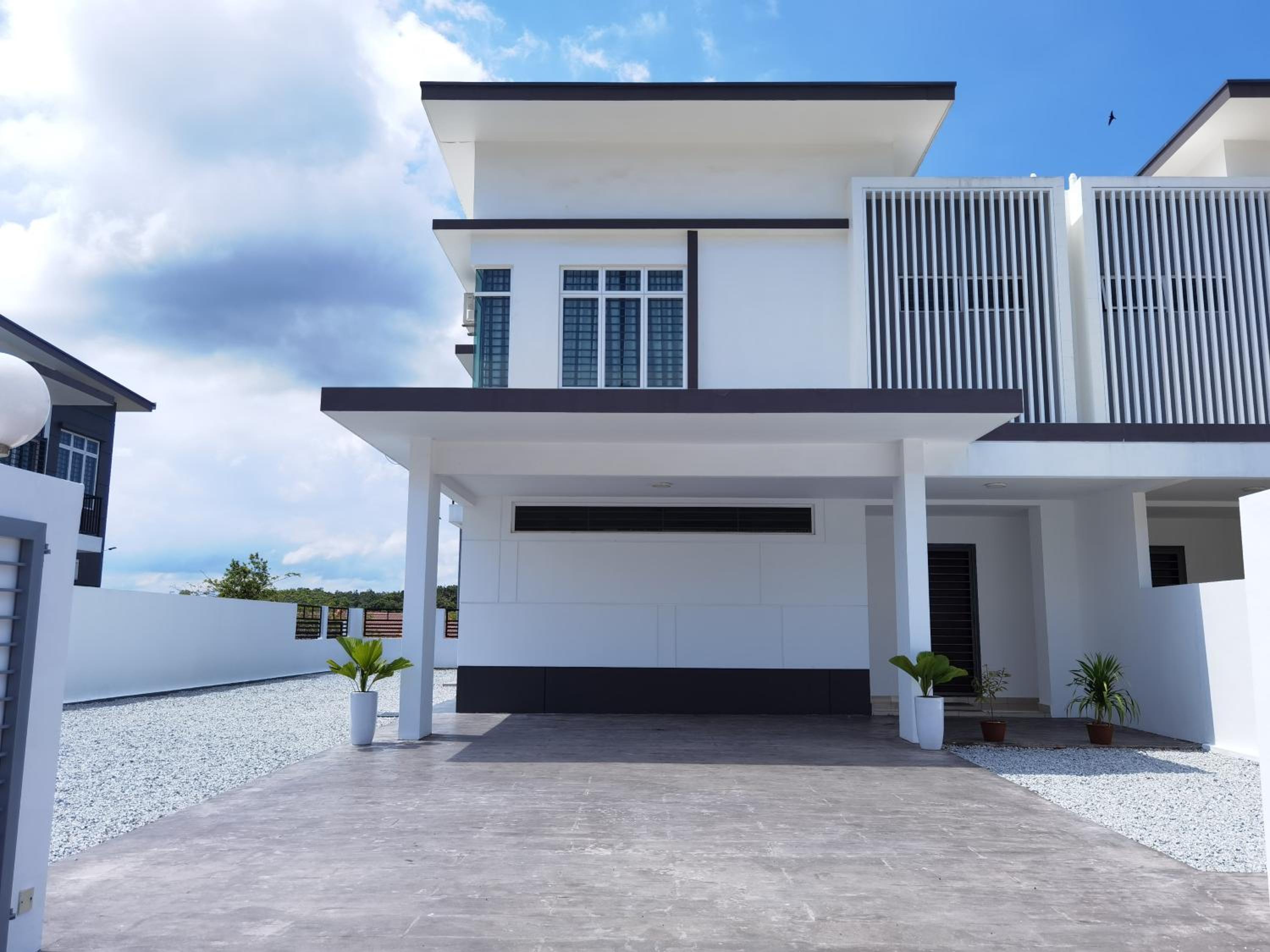 Four-Bedroom House photo 1