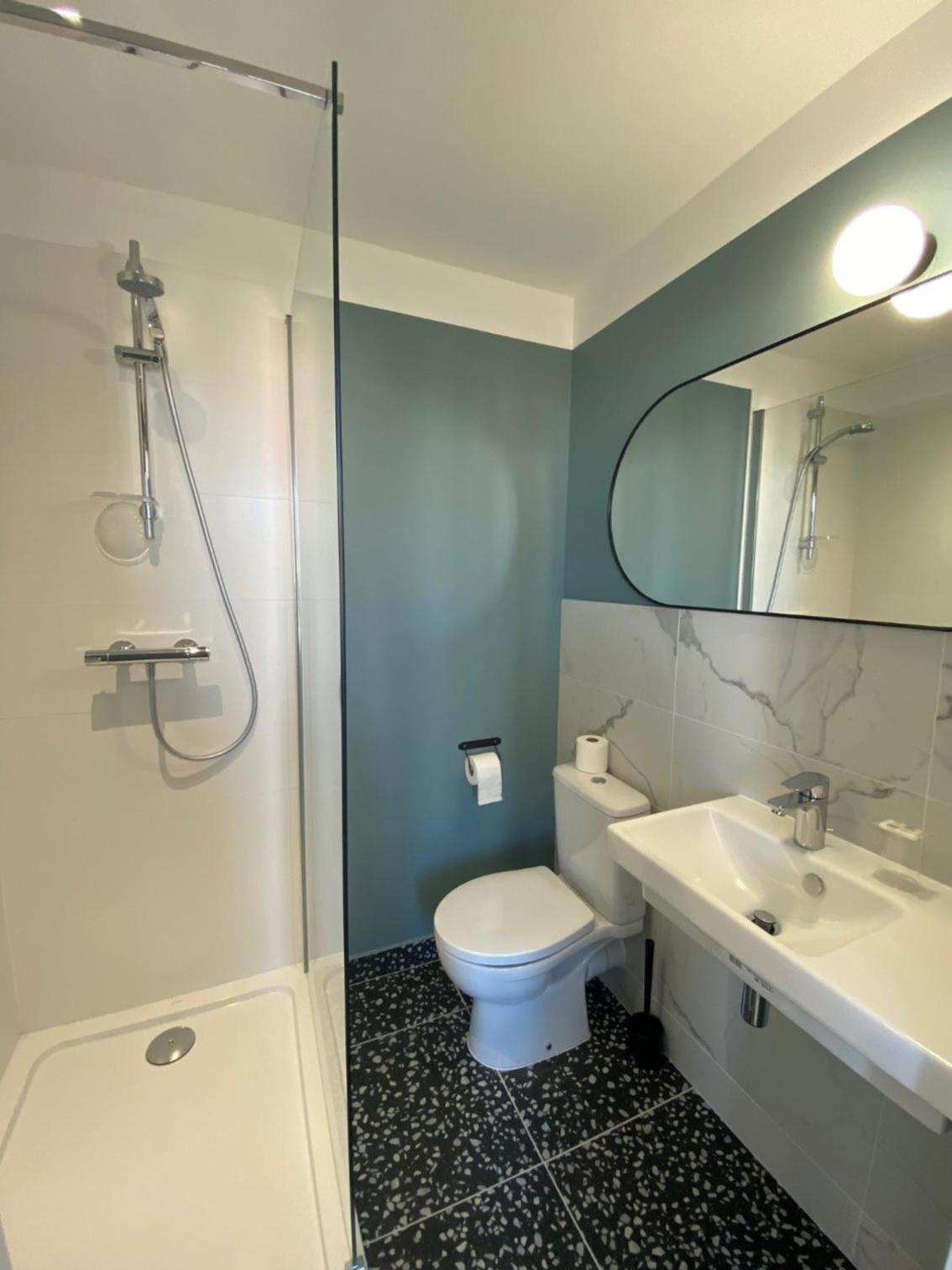 Double Room - Photo 18