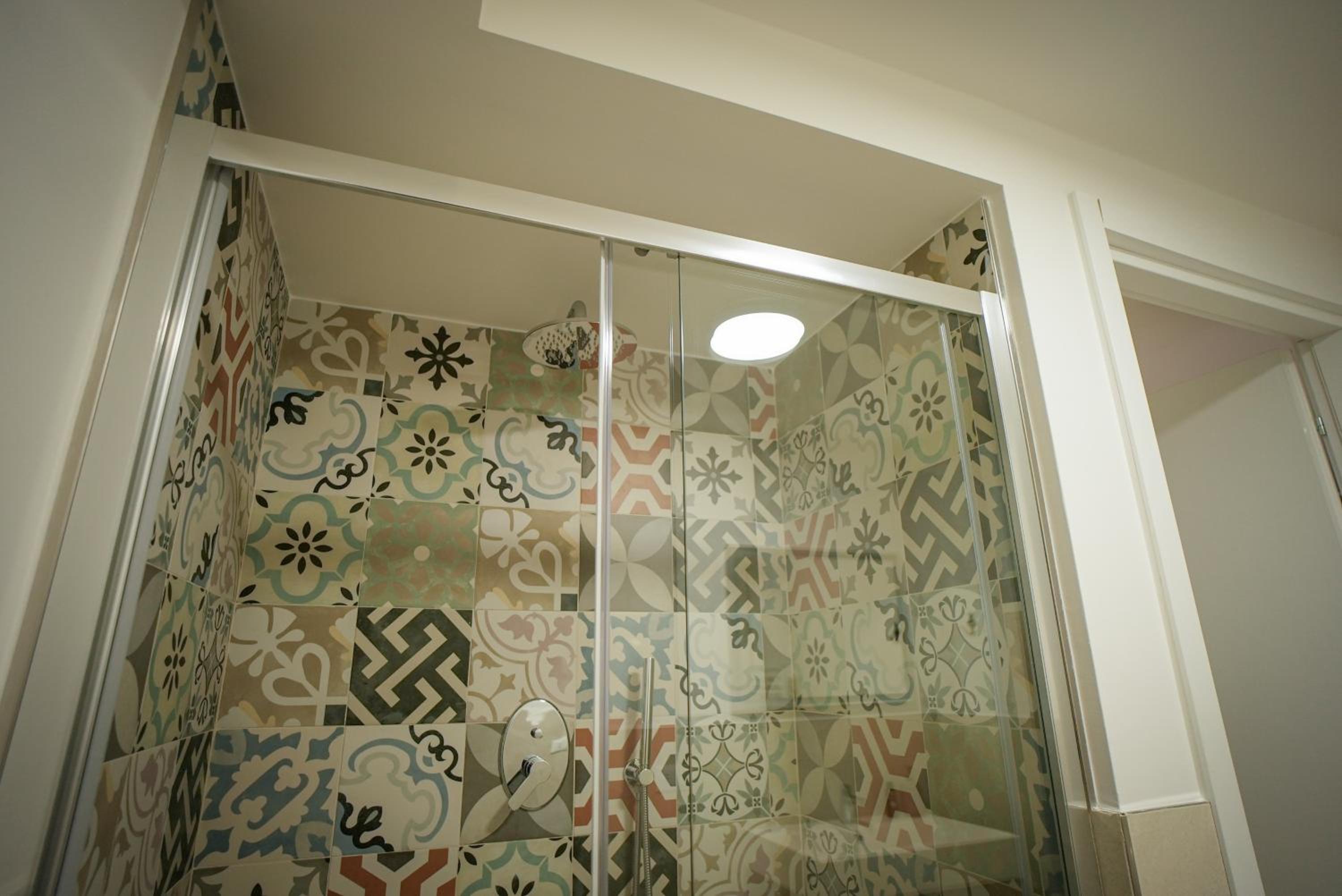 Double Room with Private Bathroom - Photo 3