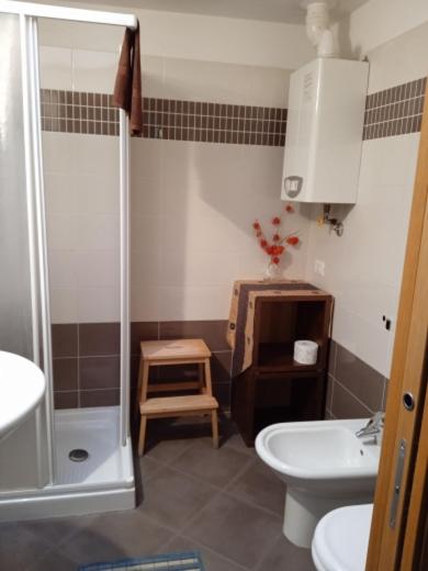 Quadruple Room with Bathroom - Photo 4