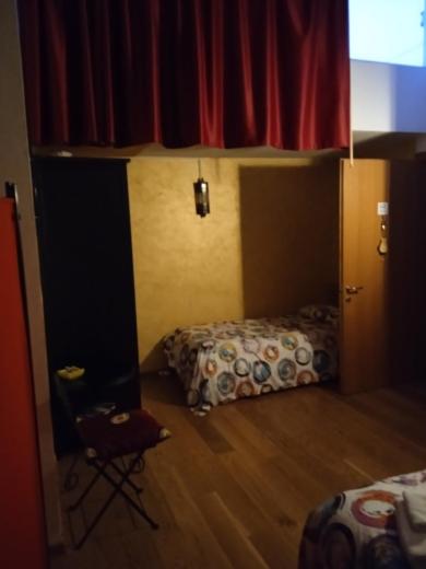 Quadruple Room with Bathroom - Photo 23