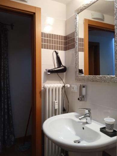 Quadruple Room with Bathroom - Photo 25