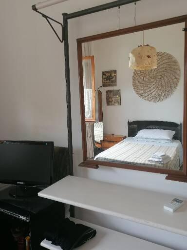 Double Room with Shared Bathroom photo 3