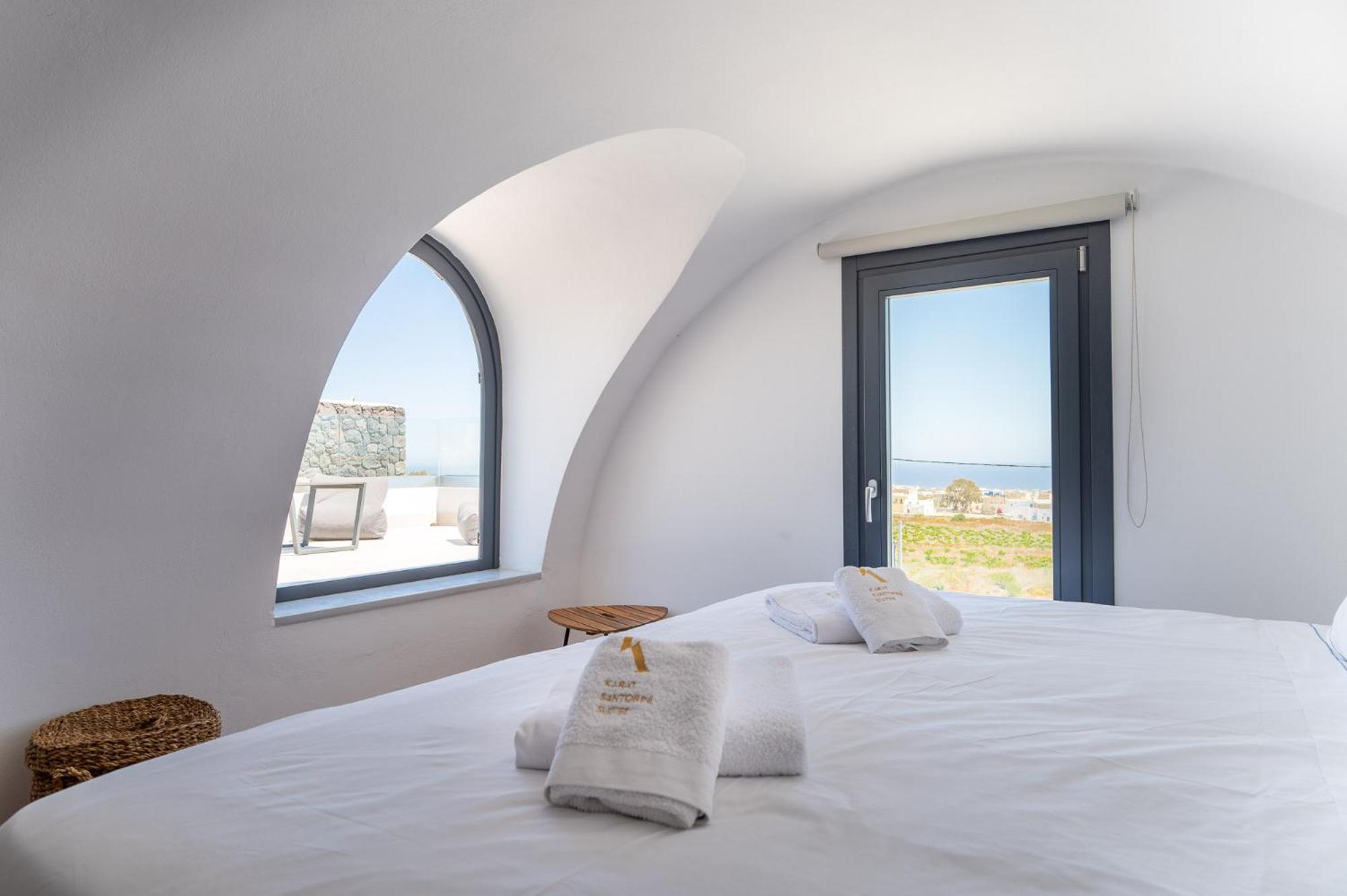 Two-Bedroom Suite with Private Mini Pool - 999°