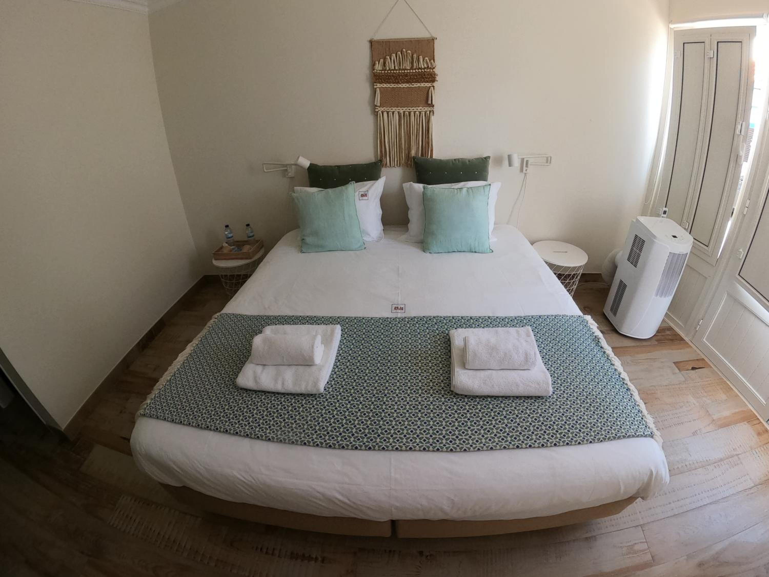 Double Room with Private Bathroom - Photo 5