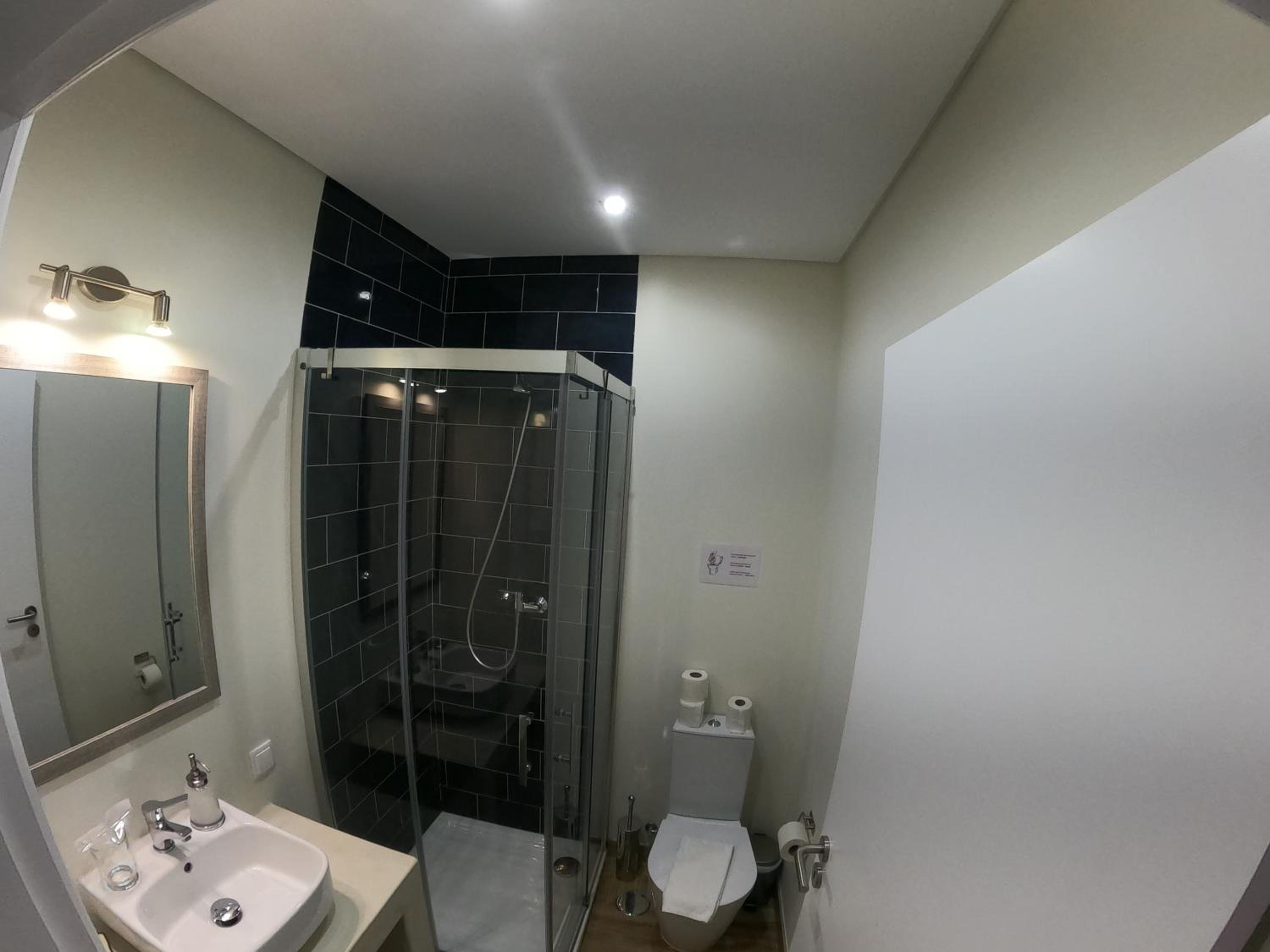 Double Room with Private Bathroom - Photo 6