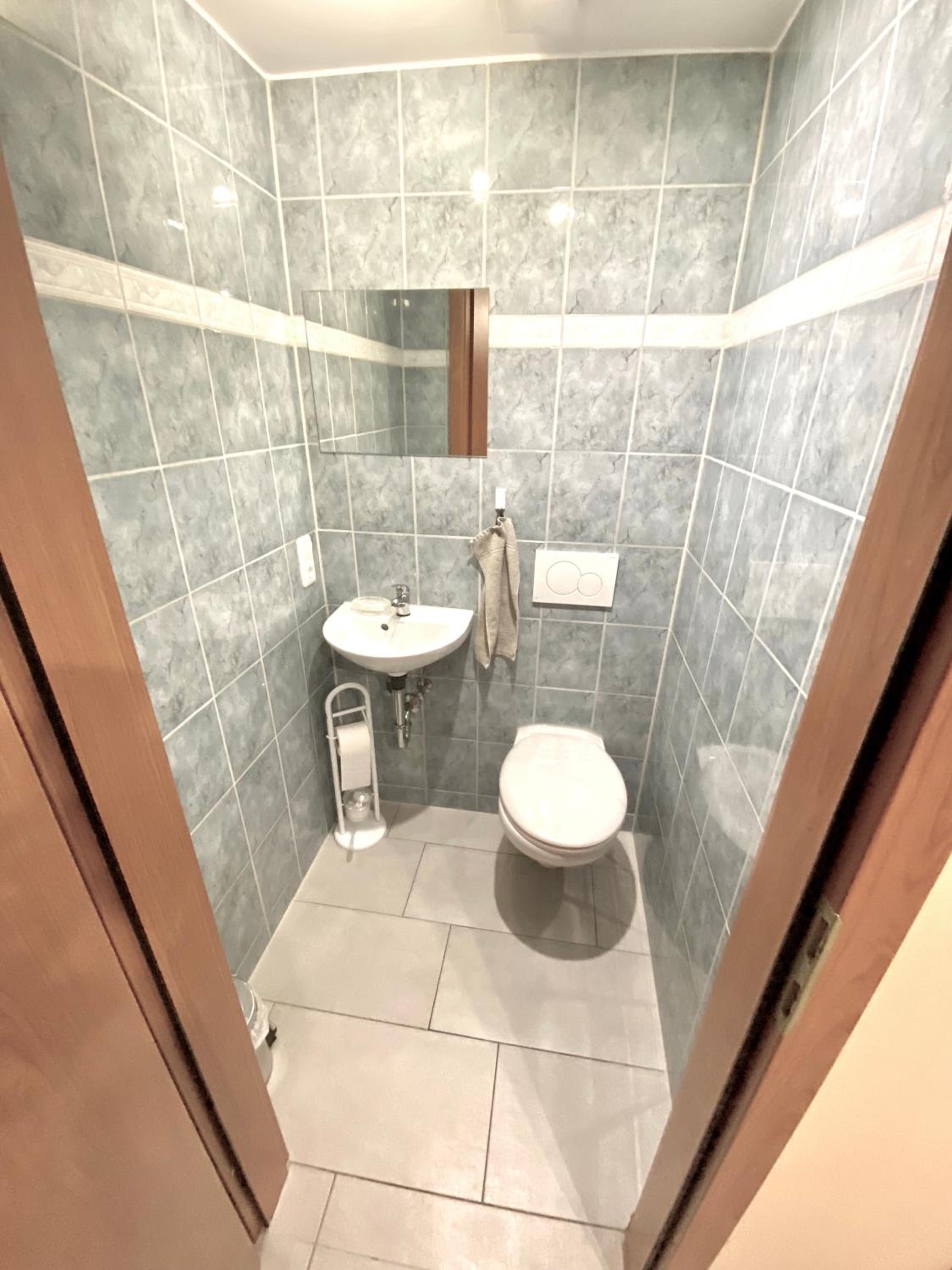 Twin Room - Photo 12