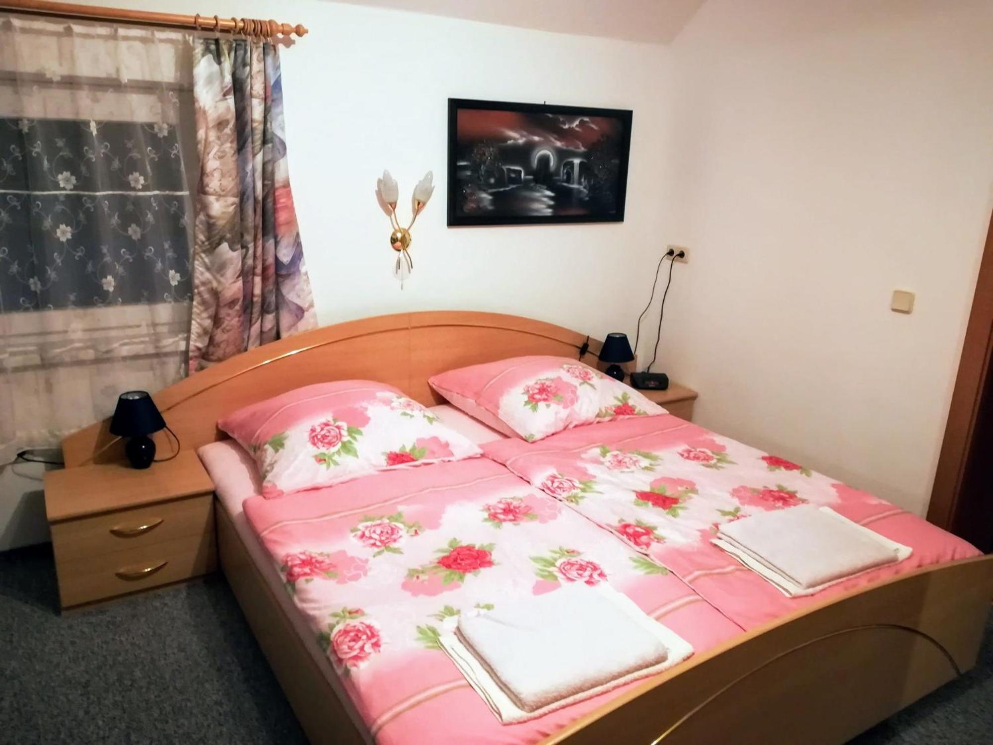One-Bedroom Apartment - Photo 5