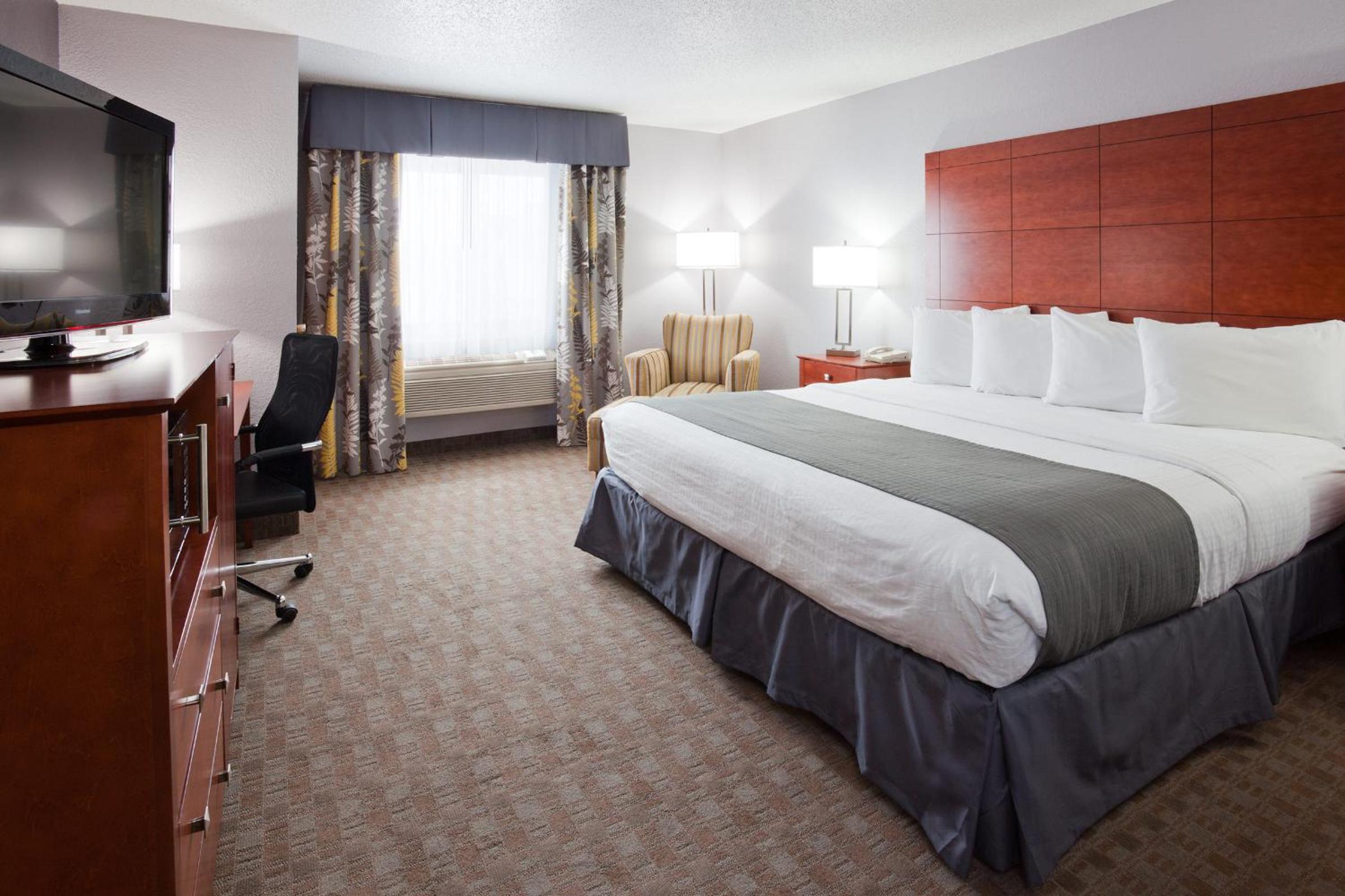 King Room - Mobility Access/Non-Smoking photo 3