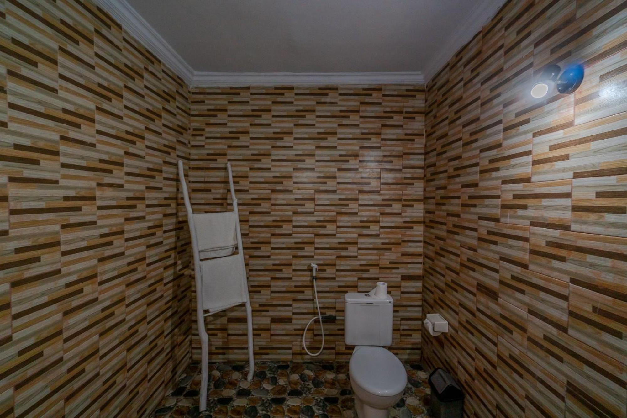 Queen Room - Photo 8