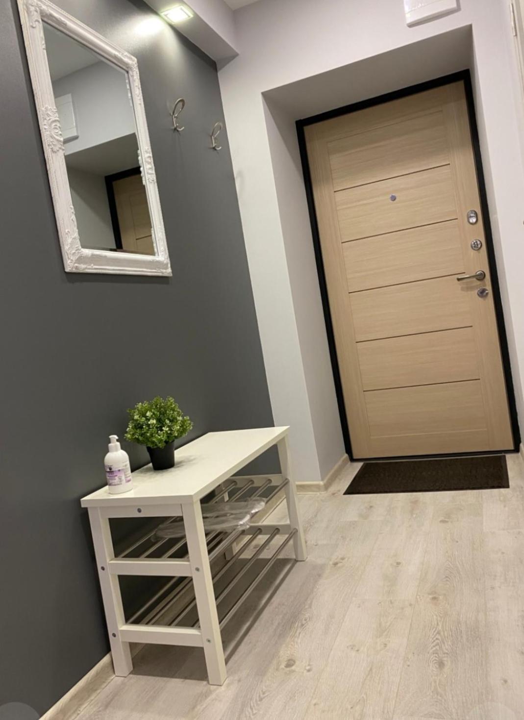 One-Bedroom Apartment - Photo 12