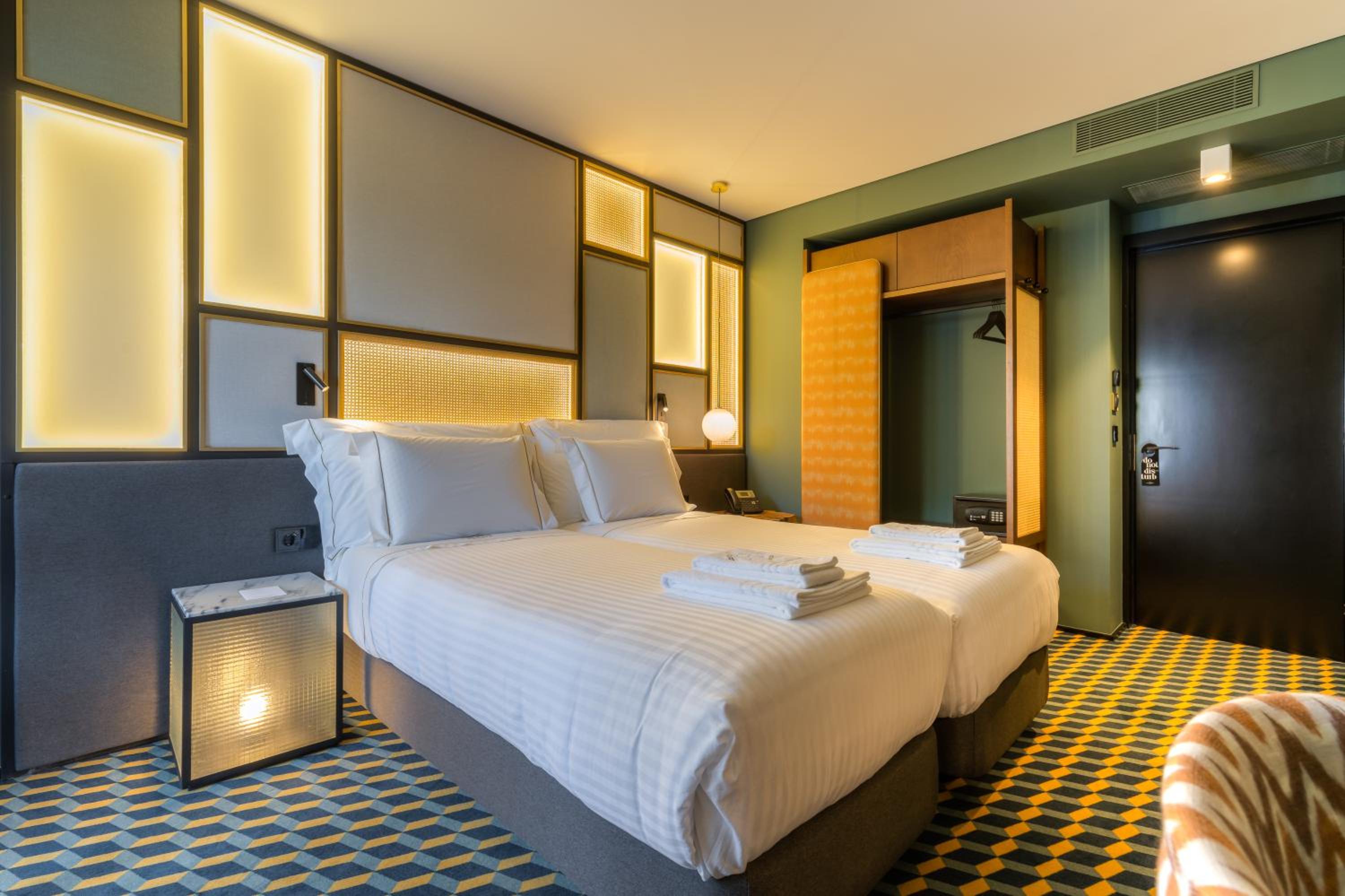 Superior Double or Twin Room with Terrace
