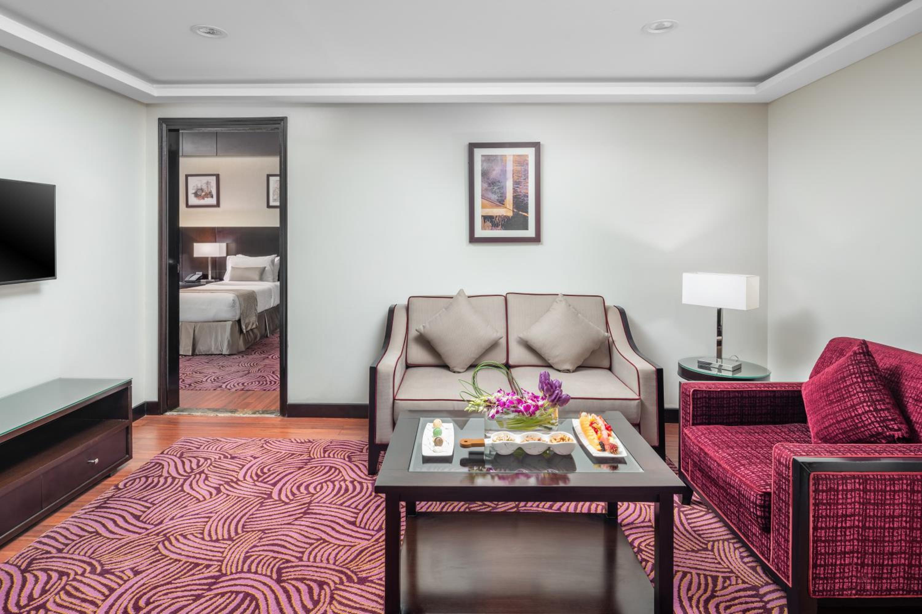 Executive Suite - Photo 4