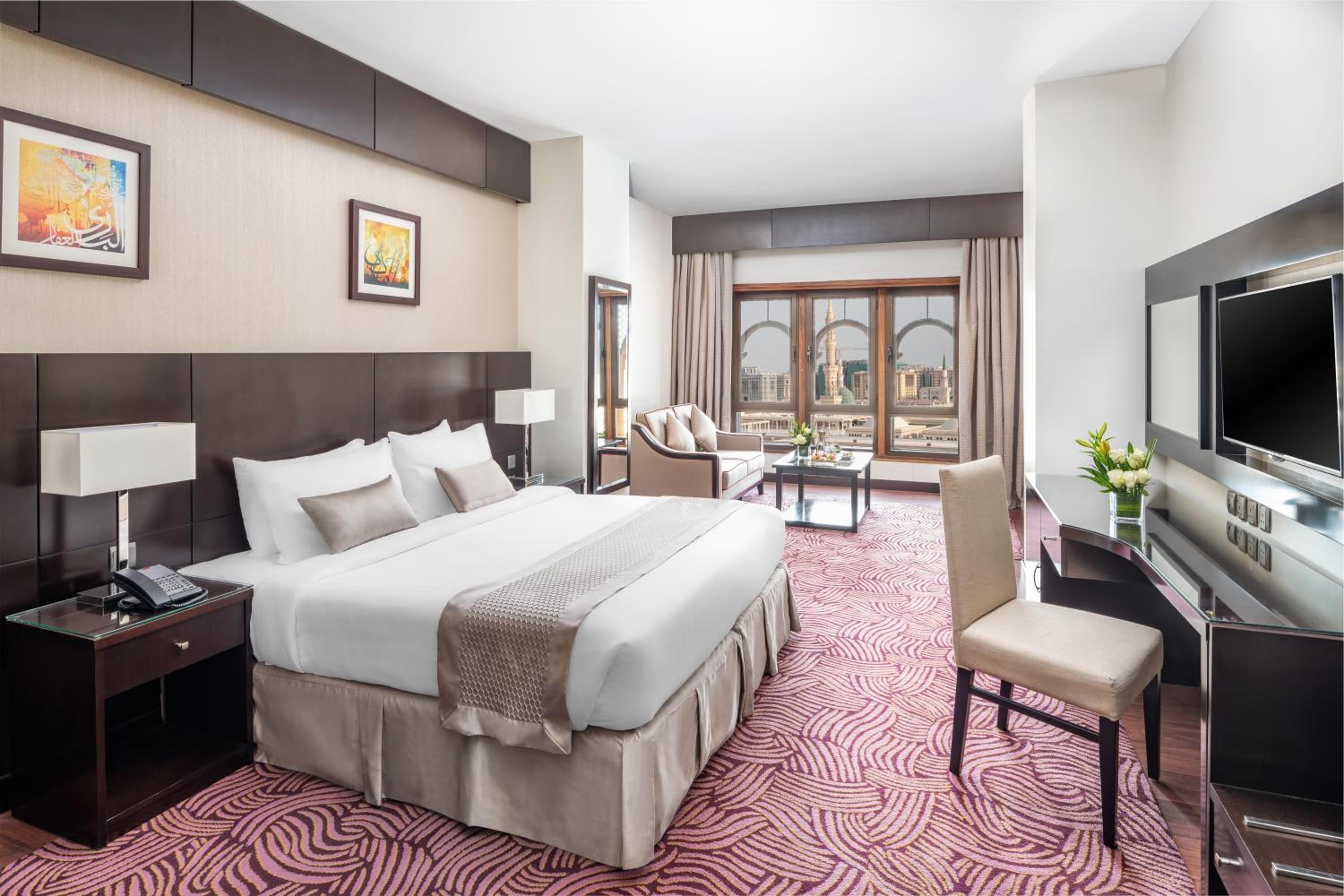 Executive Suite - Photo 1