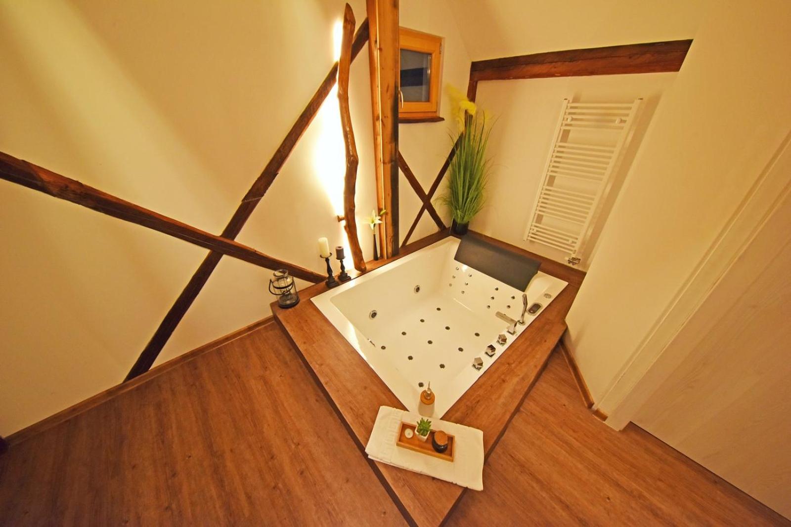 Deluxe Double Room - Photo 13