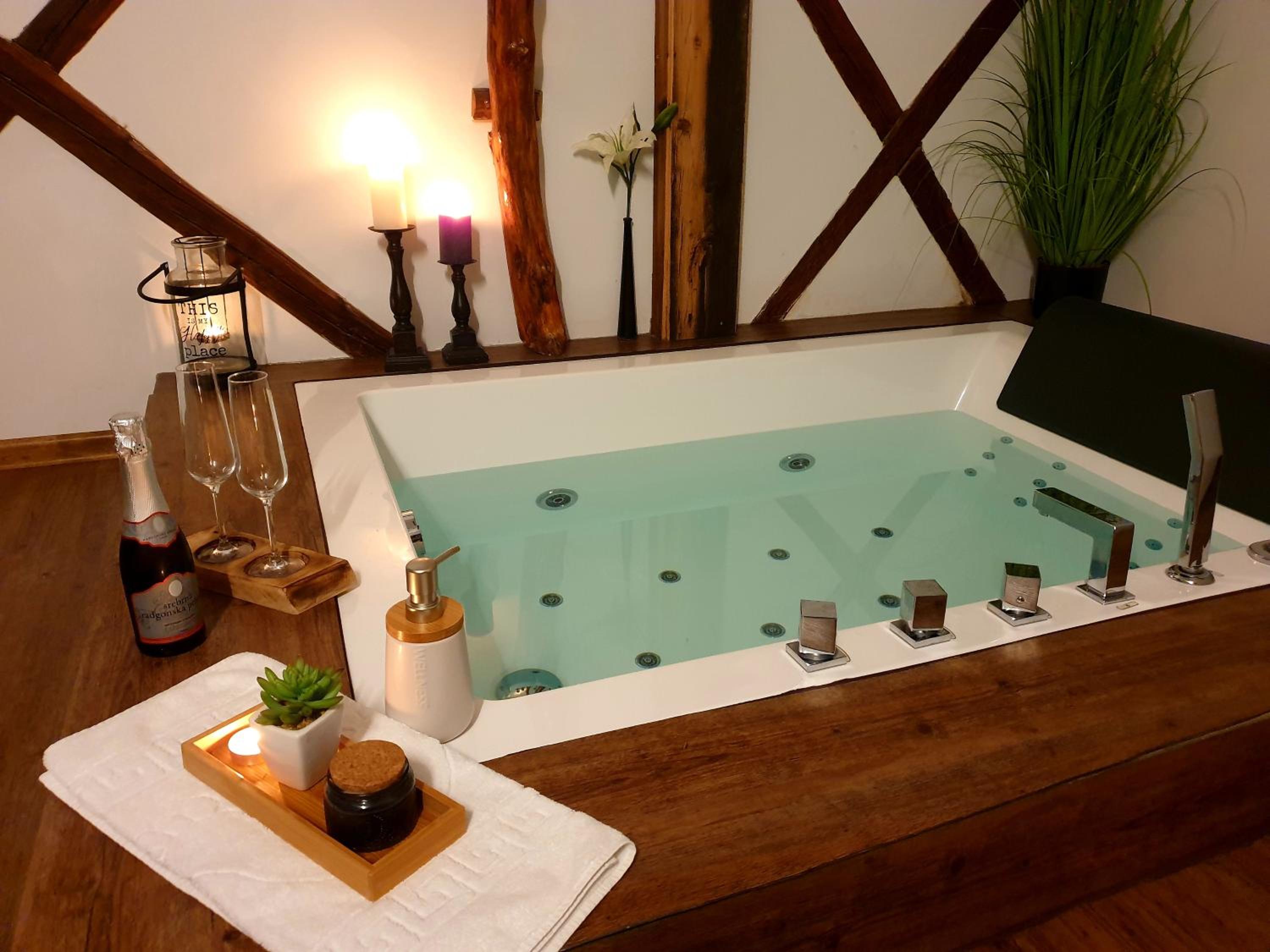 Deluxe Double Room - Photo 17