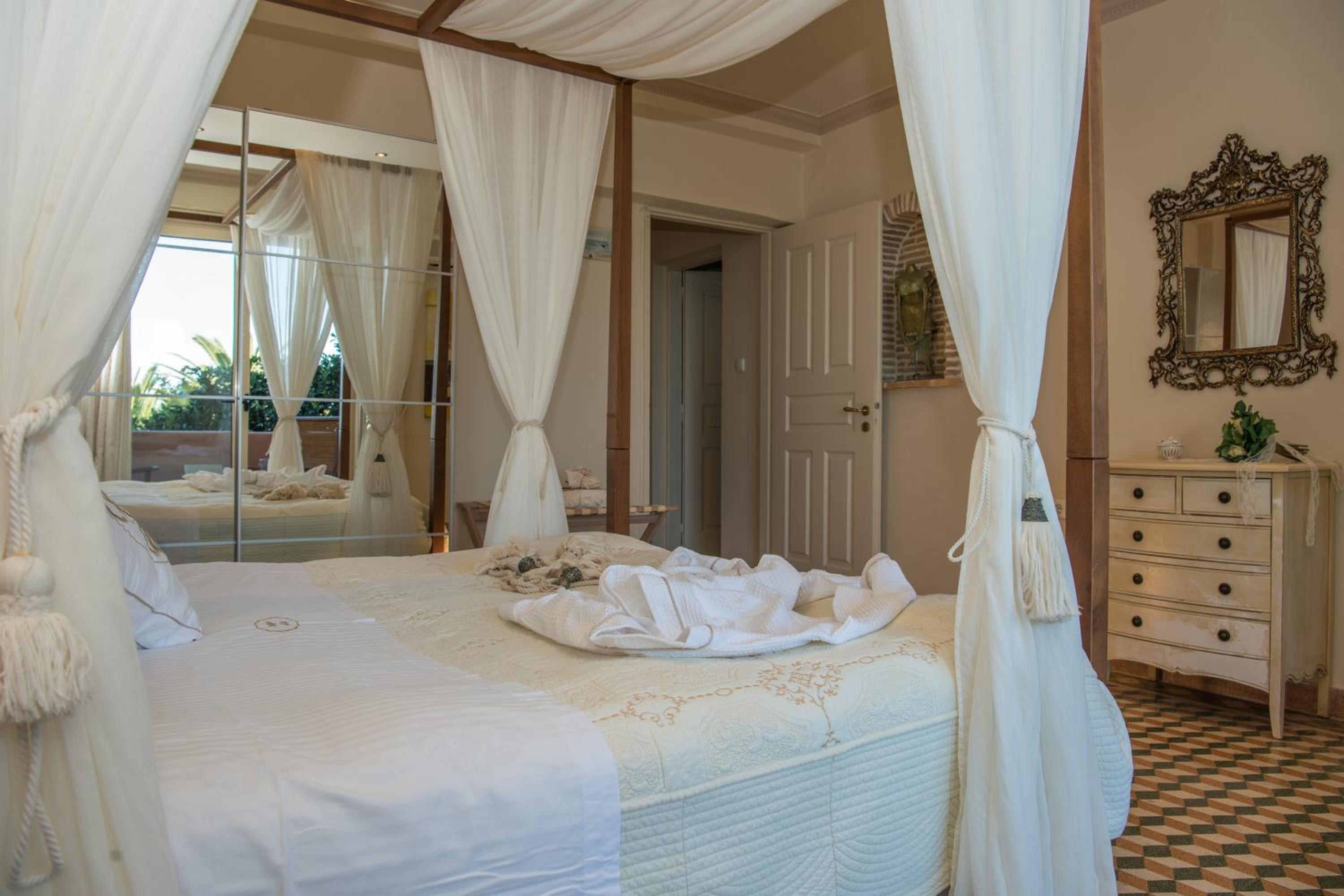 Three-Bedroom Beachfront View Suite photo 2