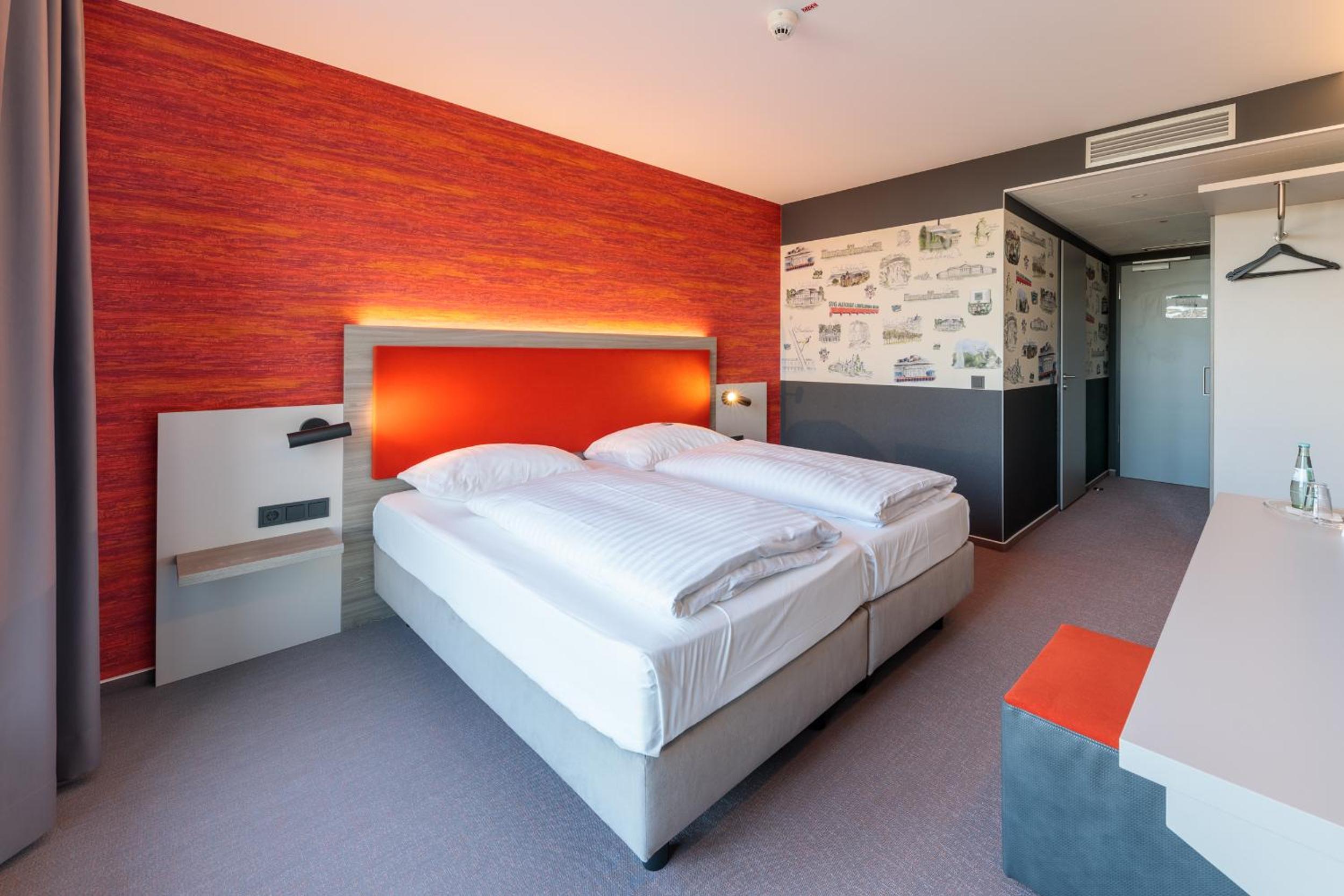 Double or Twin Room - Photo 8