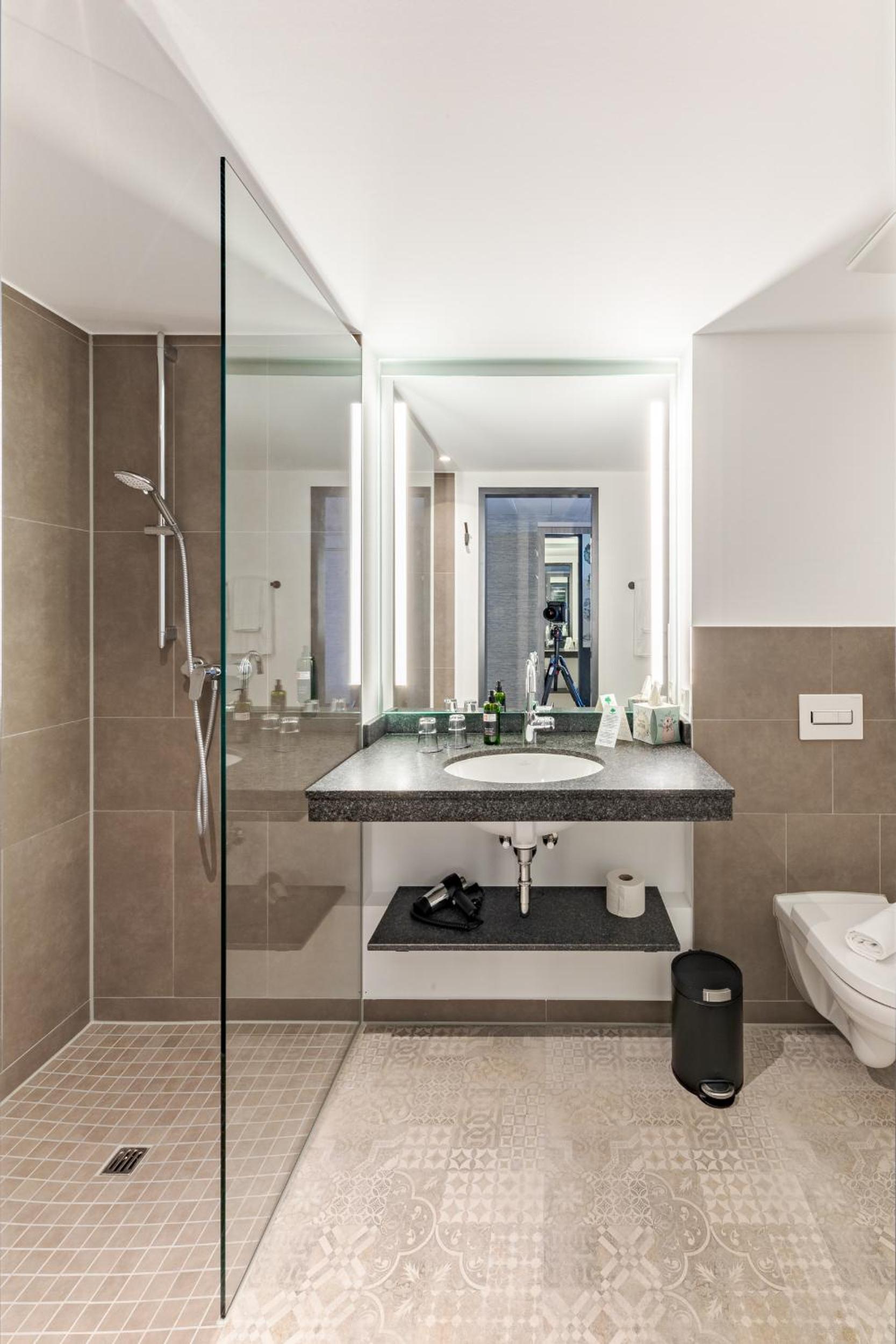 Double or Twin Room - Photo 2