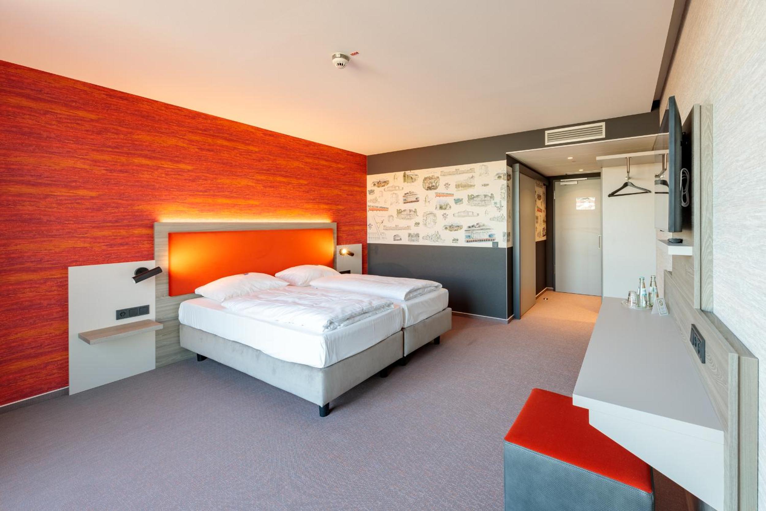 Double or Twin Room - Disability Access - Photo 8