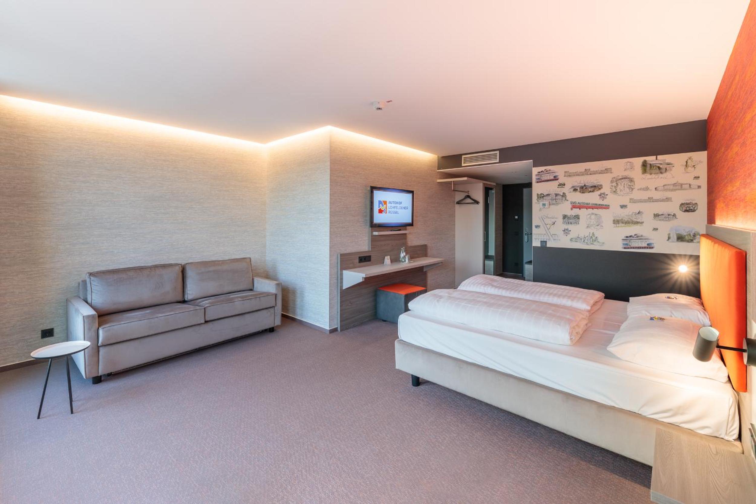 Deluxe Family Room - Photo 3
