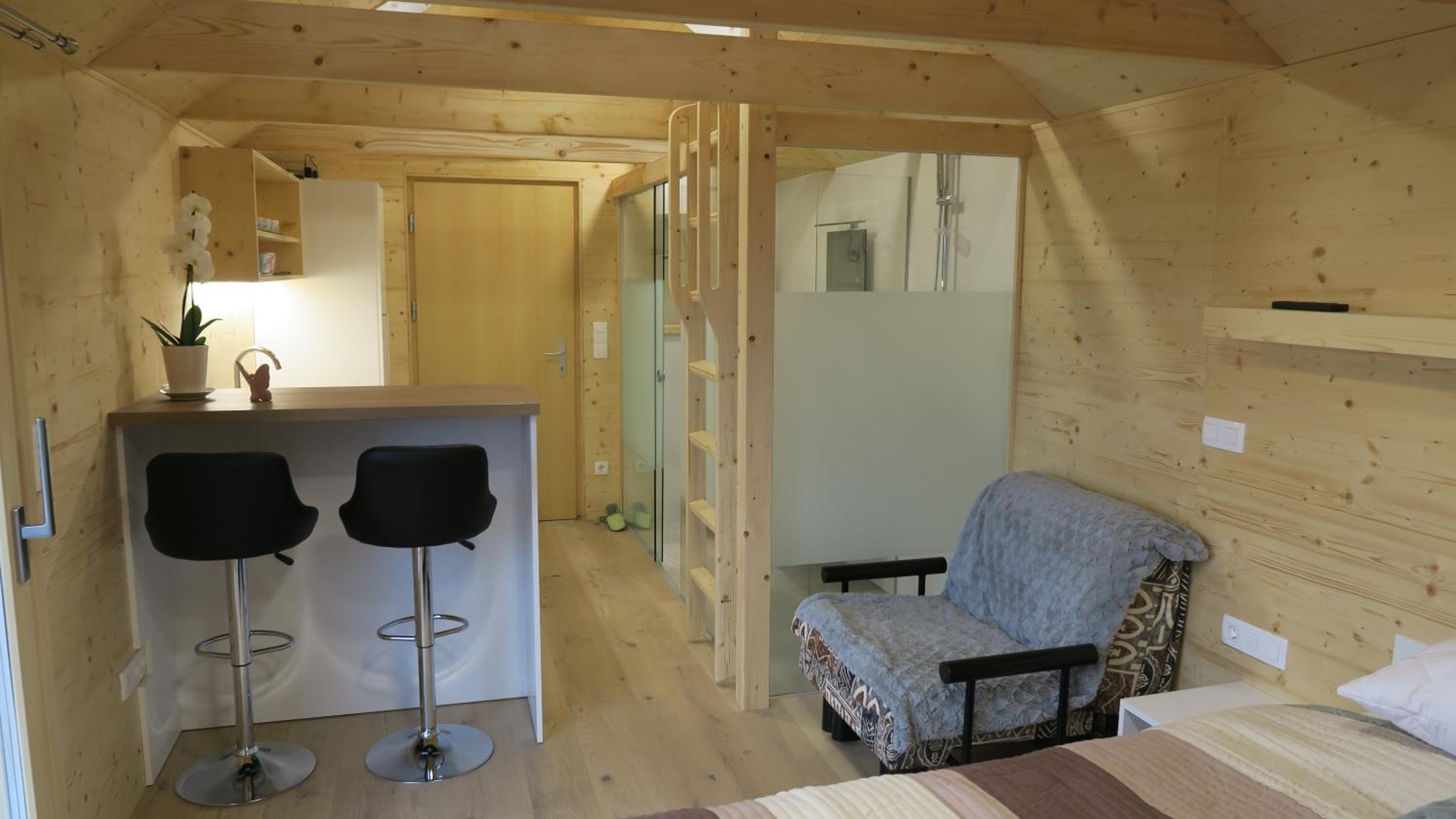 One-Bedroom House - Photo 38