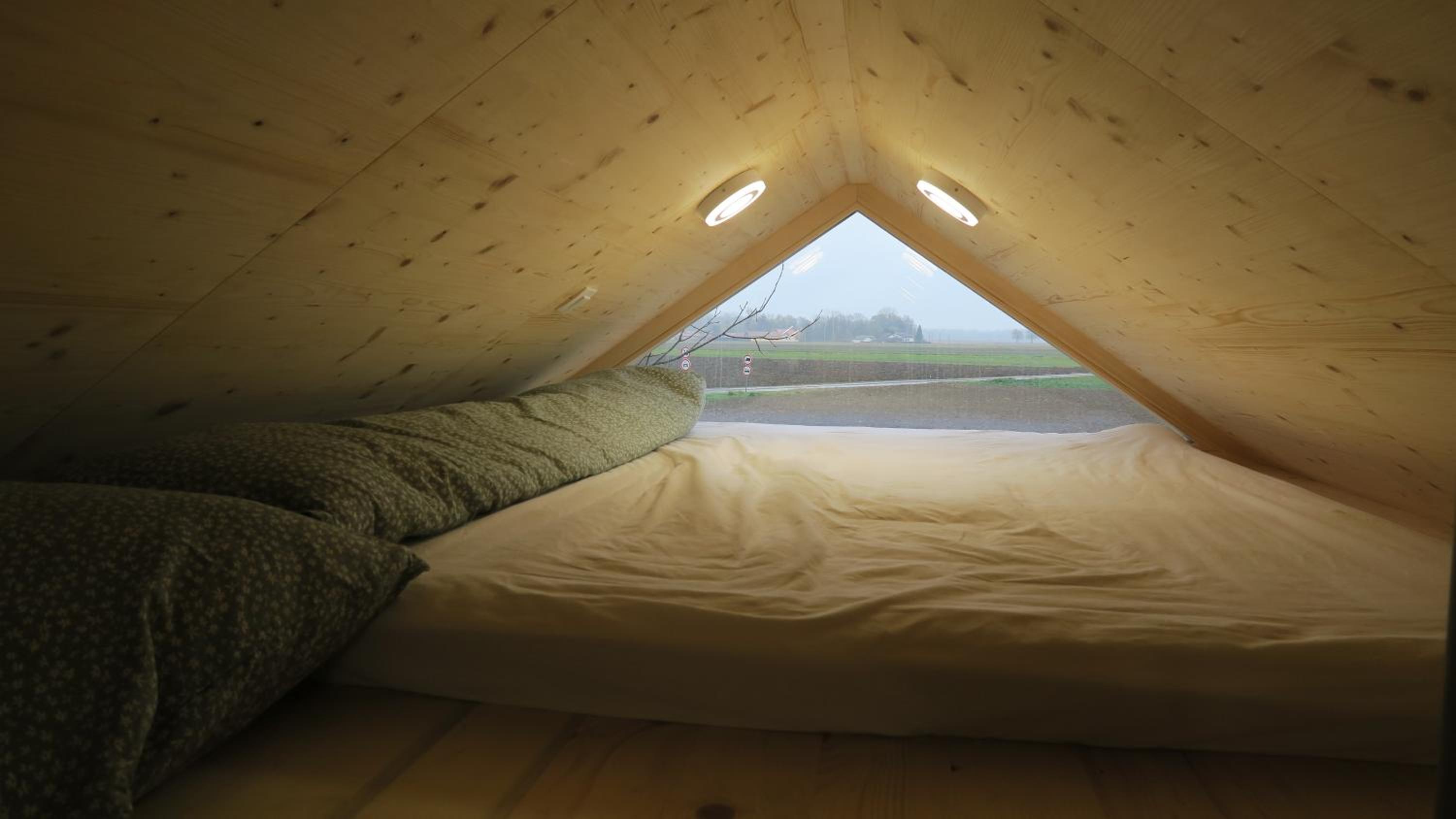 One-Bedroom House - Photo 20