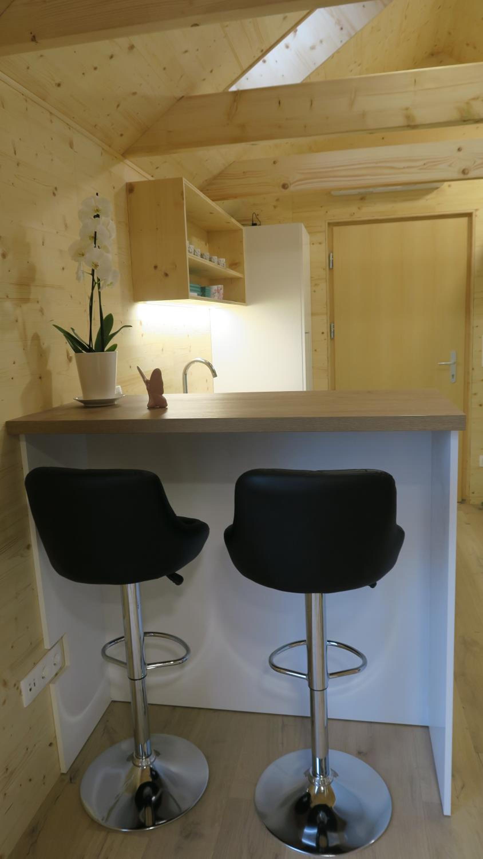 One-Bedroom House - Photo 6
