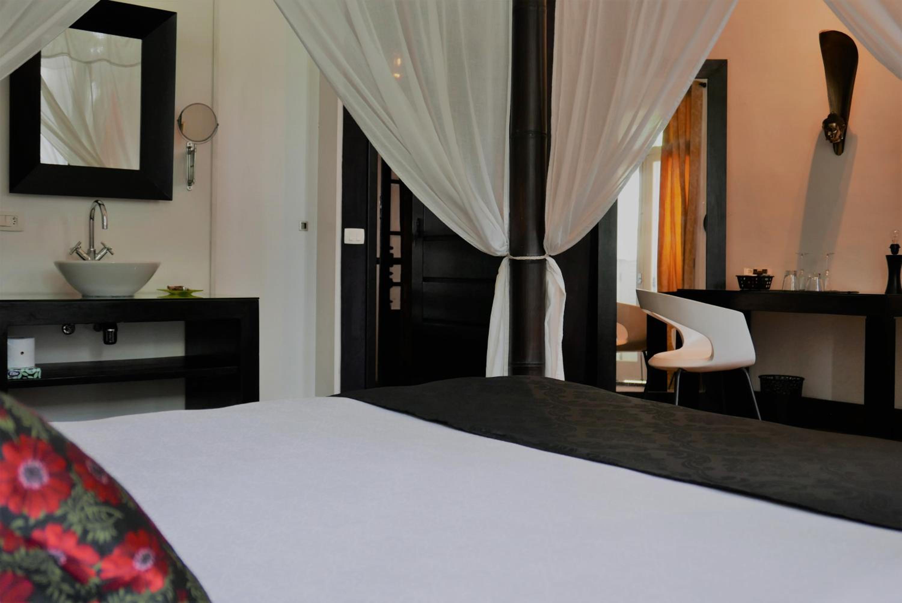 Deluxe Room with City View photo 3