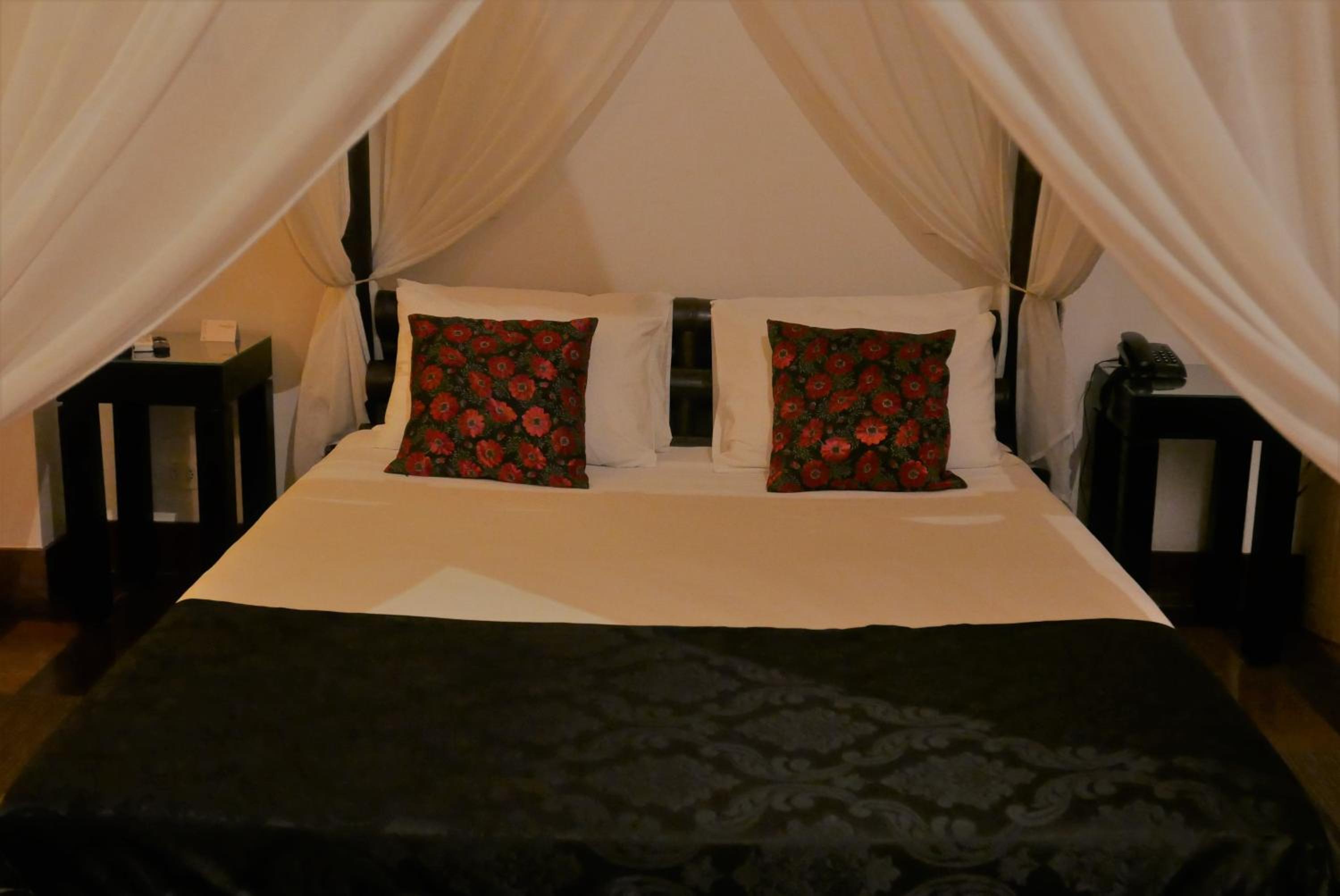 Deluxe Room with City View photo 2
