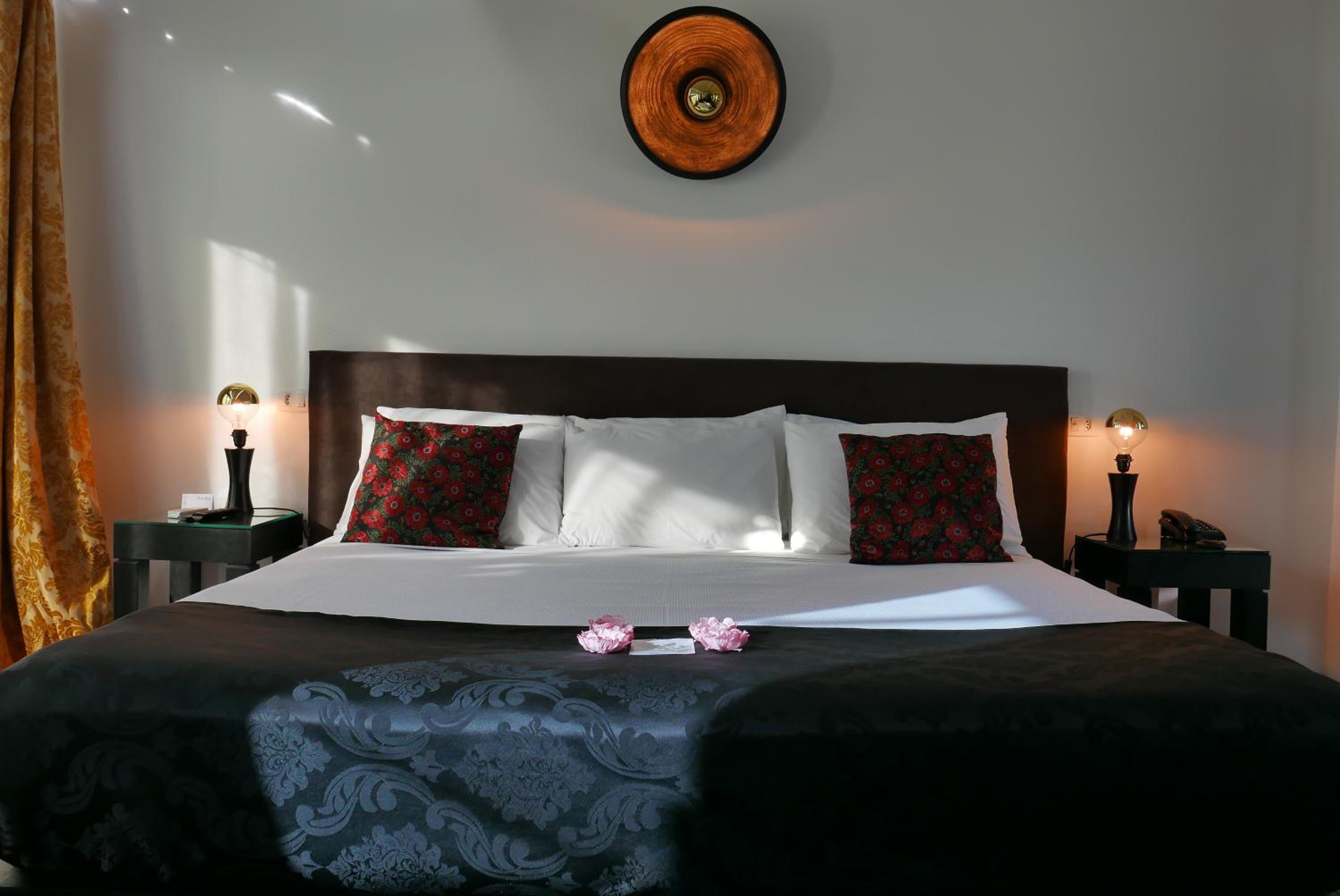 Luxury Room with Terrace and Bay view photo 2