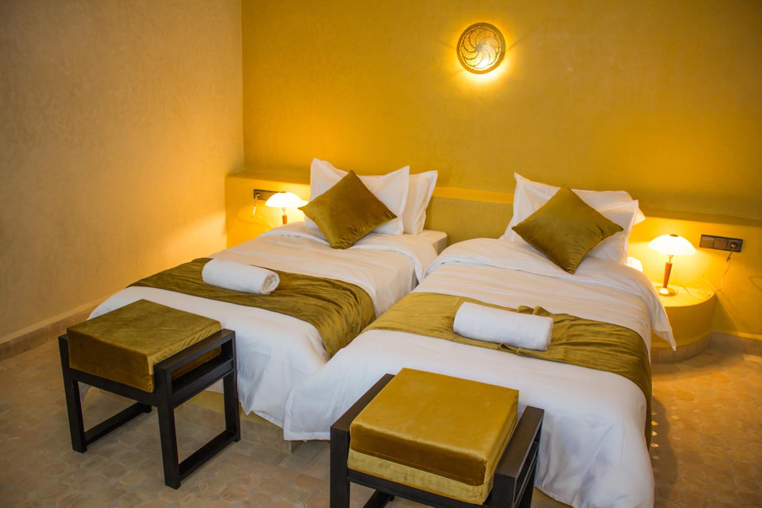 Deluxe Twin Room - Photo 8