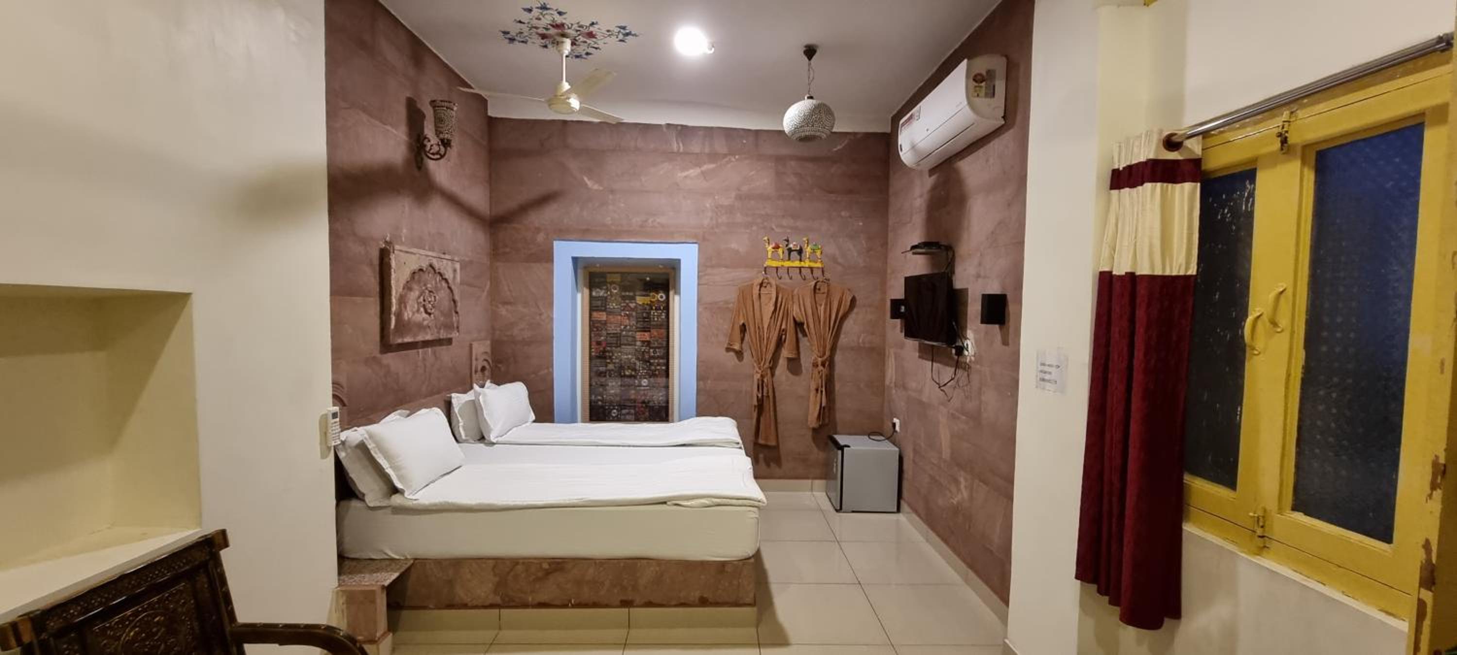 Deluxe Queen Room
