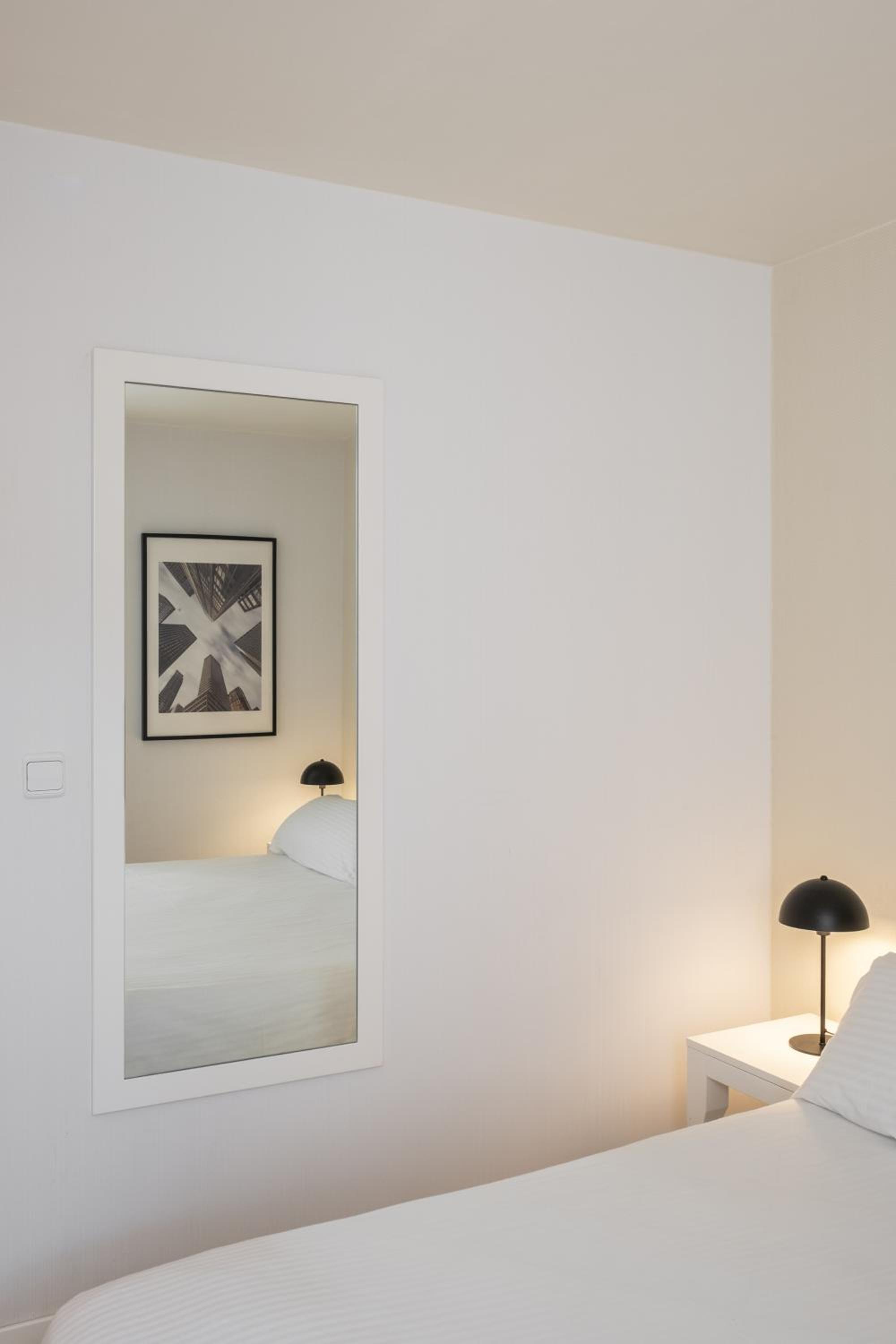 Twin Room - Photo 2