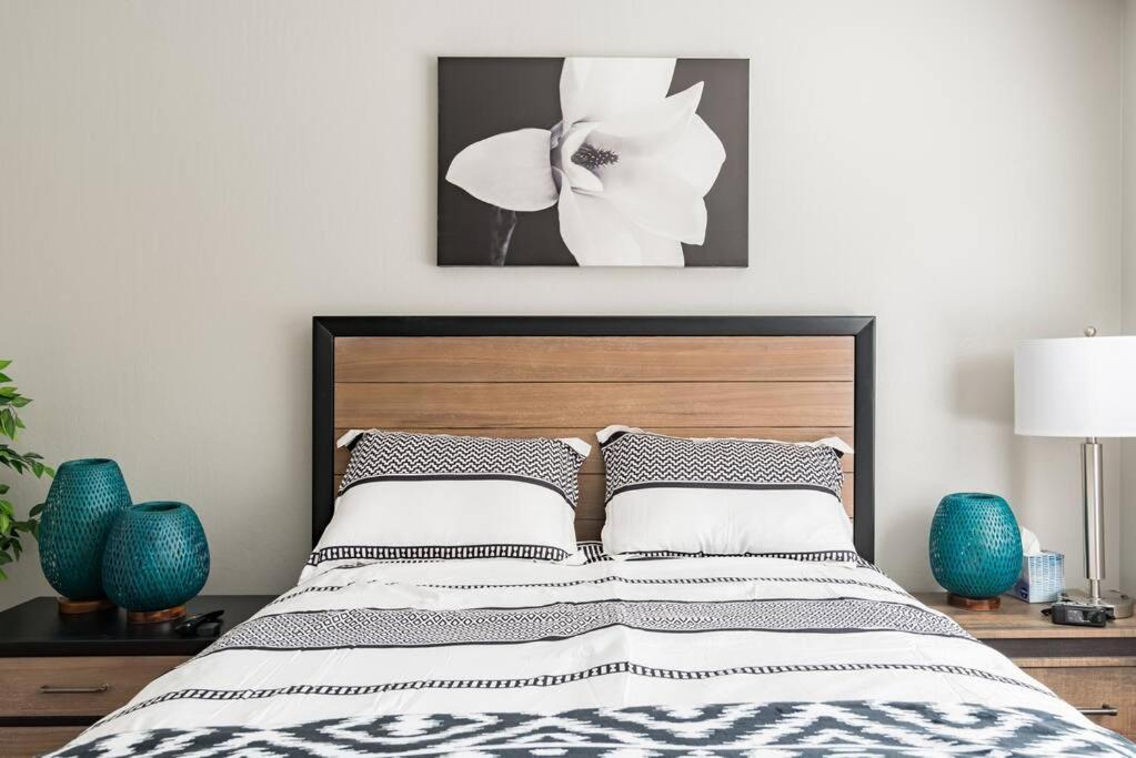 Two-Bedroom Apartment - Photo 8