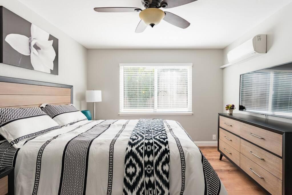 Two-Bedroom Apartment - Photo 10
