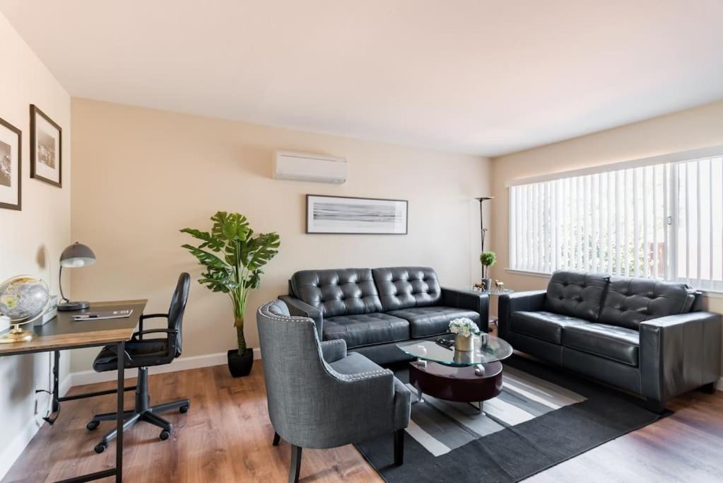 Two-Bedroom Apartment - Photo 21
