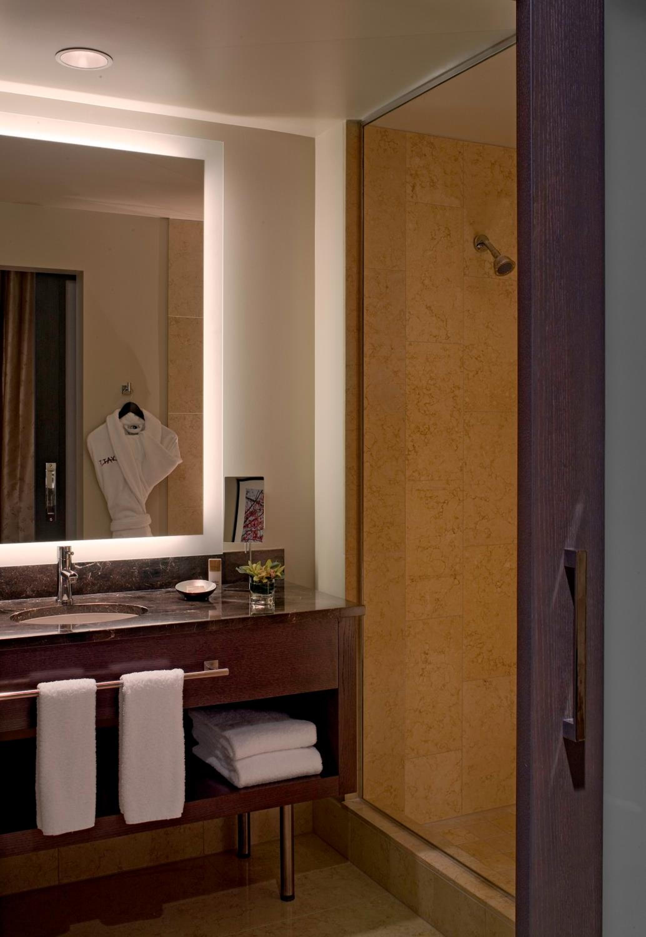 Corner King Room - Photo 4