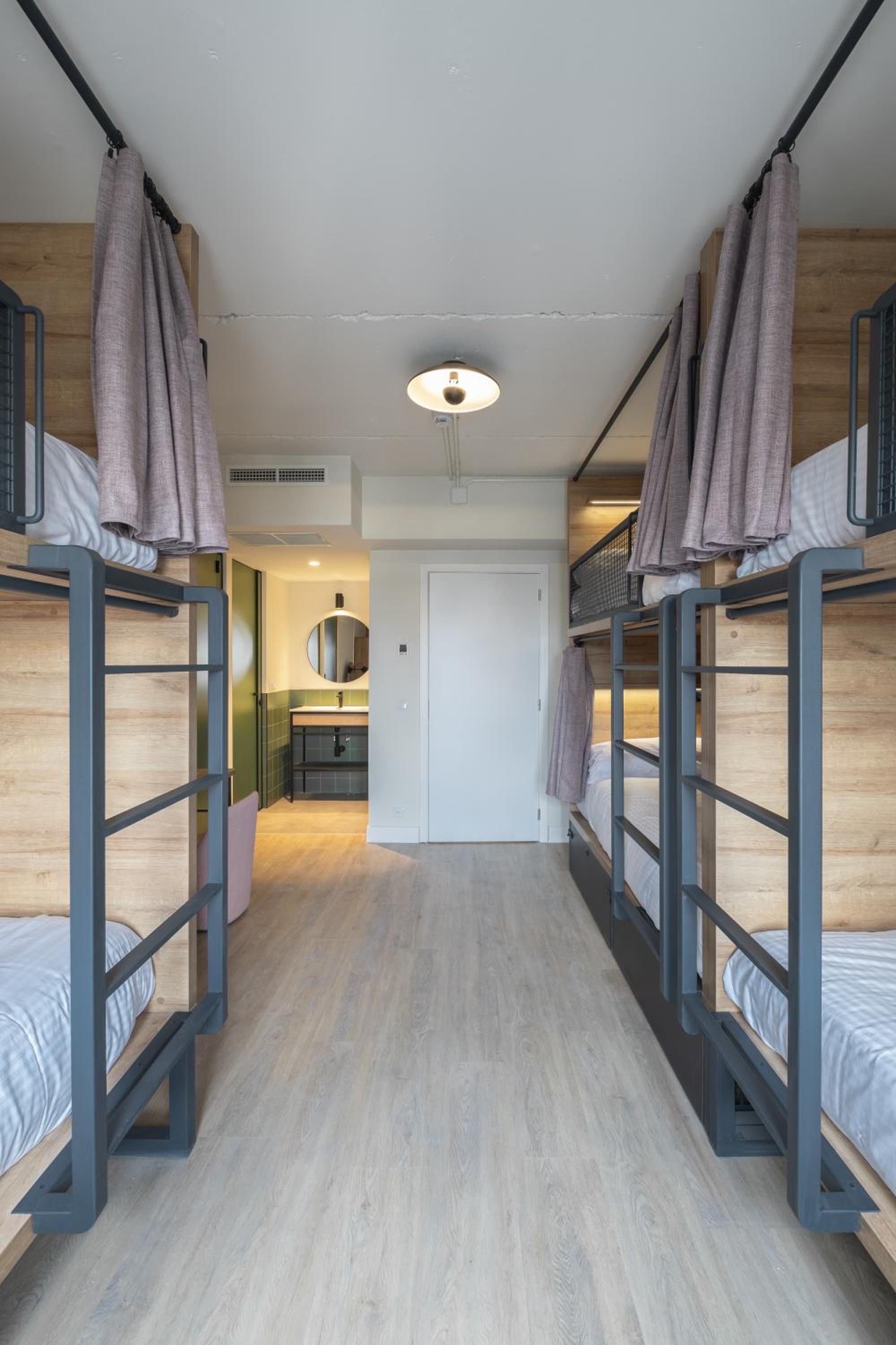 Bed in 6-Bed Female Dormitory Room photo 3