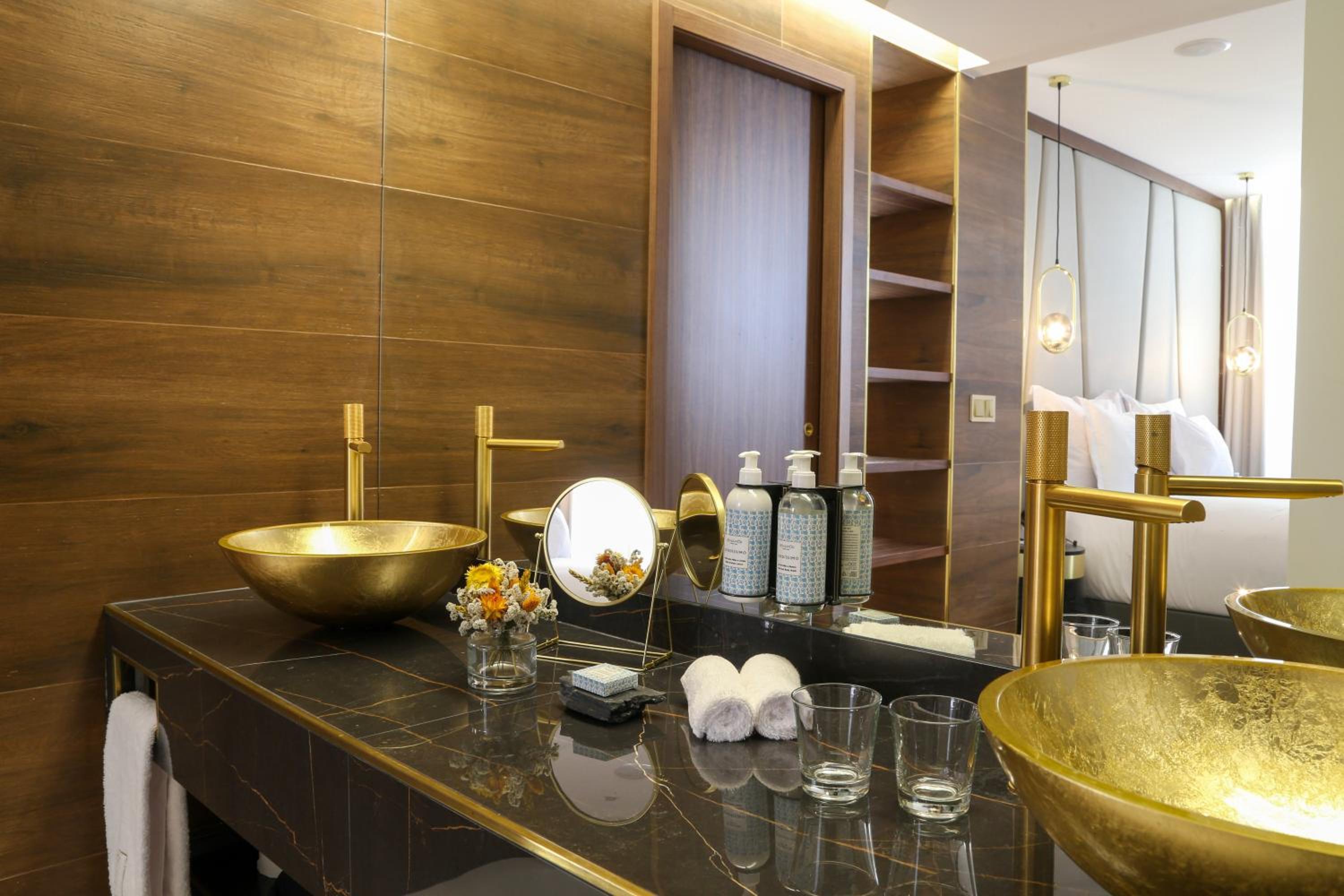 Superior Double or Twin Room - Photo 3