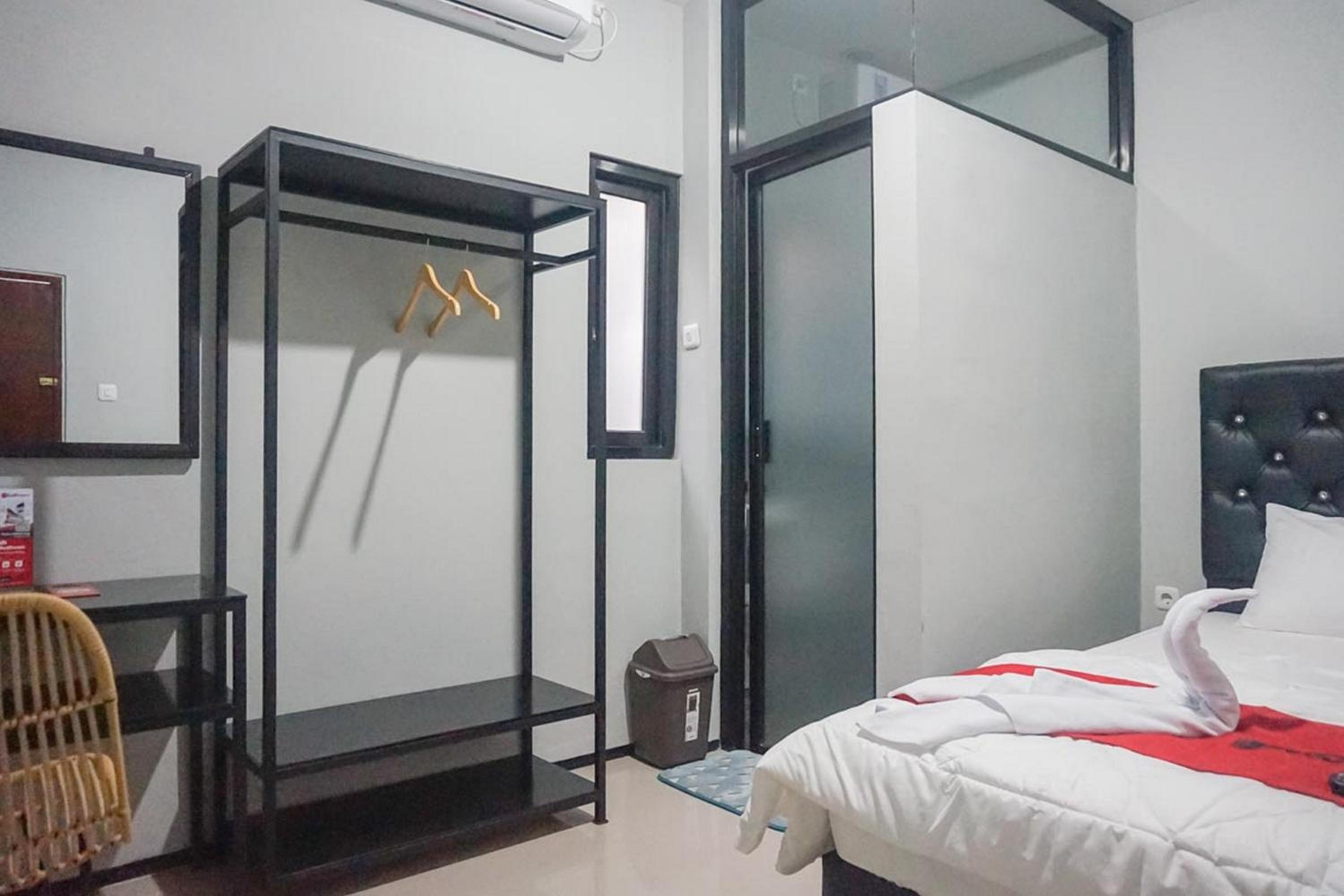 Standard Double Room - Photo 5