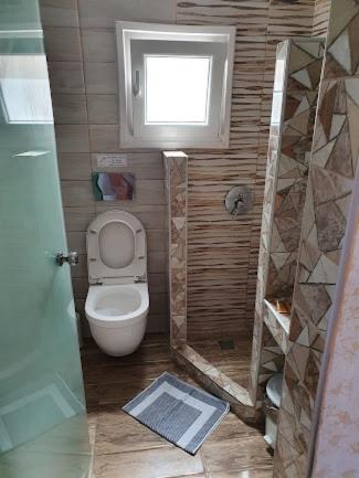 Studio (2 Adults) photo 2