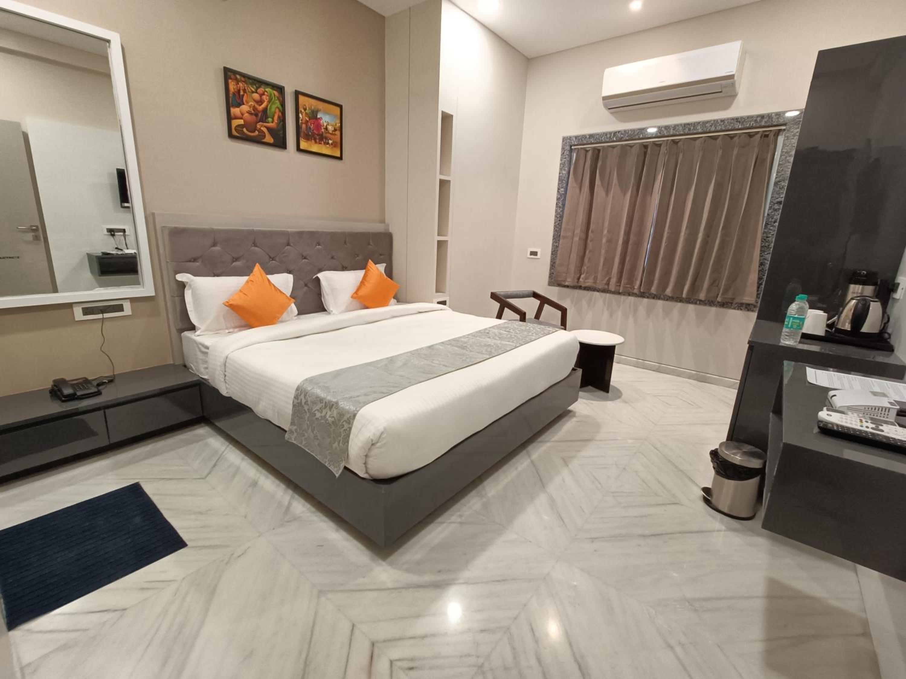 Deluxe Room - Photo 2