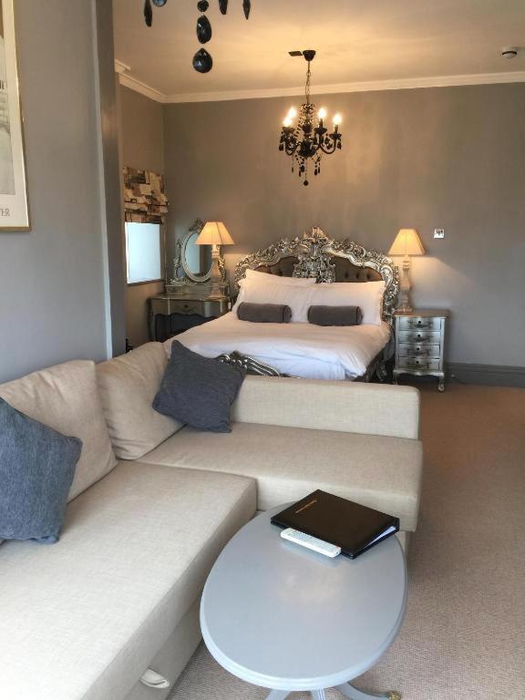 Queen Suite with Sea View